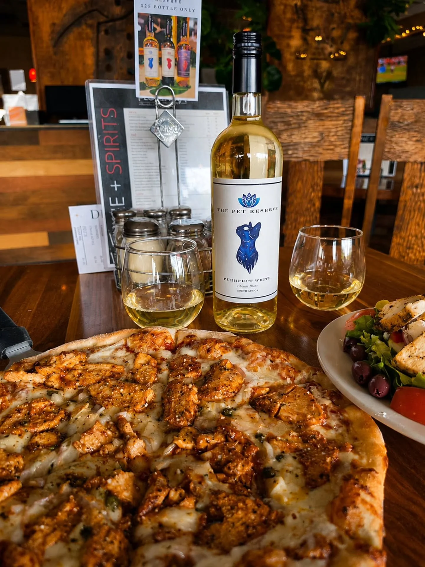 🍷🍕 A perfect pairing at Florencia Pizza Bistro.
Good food, good company, and a glass of wine that gives back. 

Thank you @florenciapizza for carrying Pet Reserve Wines and supporting a mission that helps provide care, food, and shelter for animals
