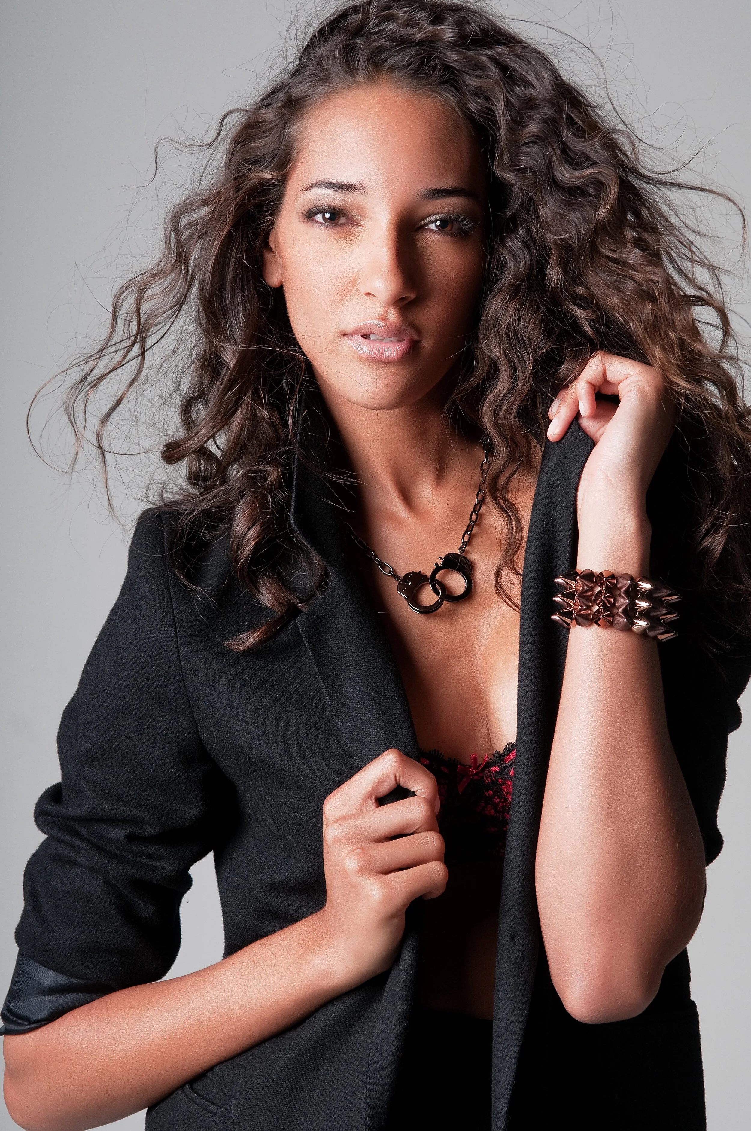 Makeup By Anita Nouryeh
Photography by Simon Gerzina