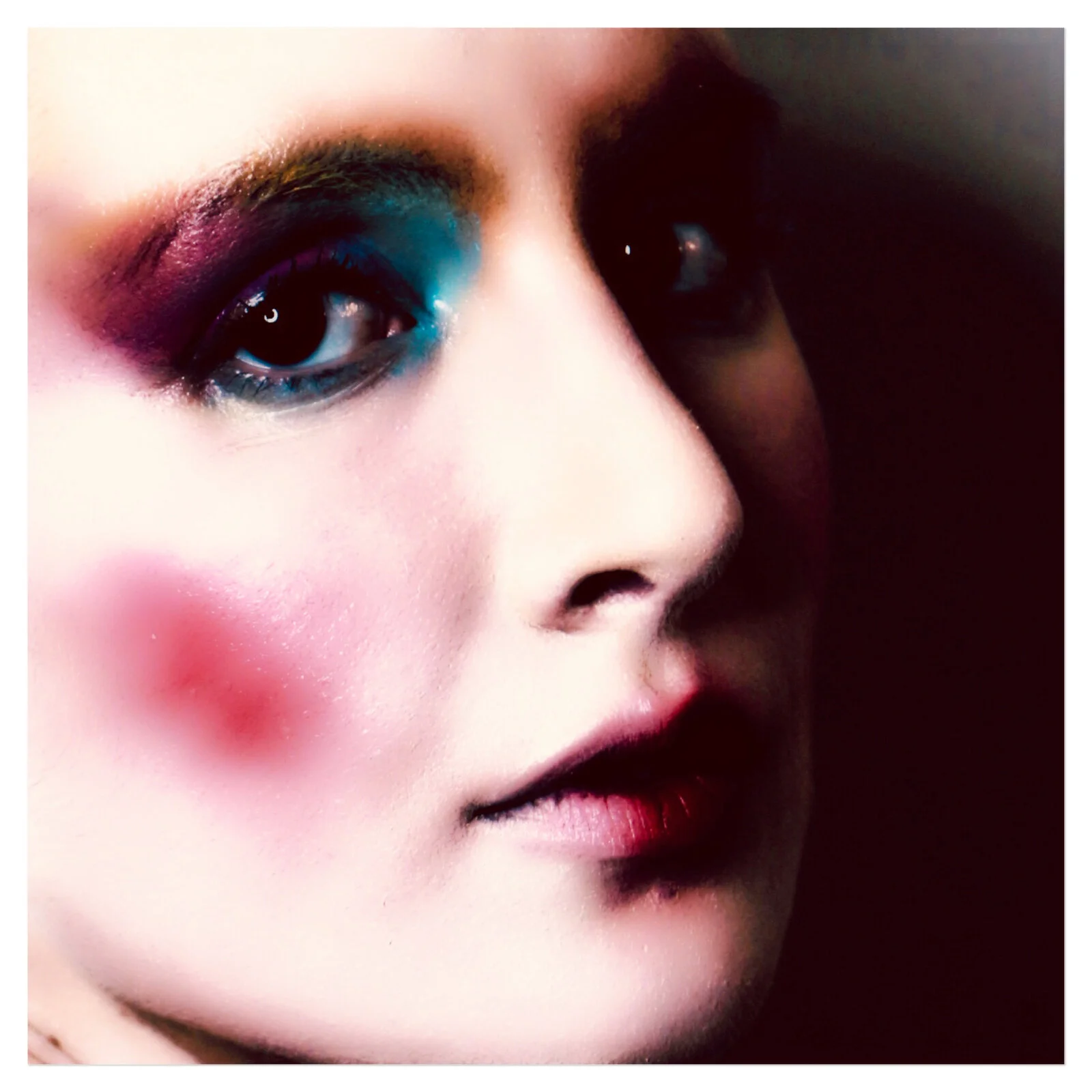 Cirque
(Makeup also by Anita Nouryeh)