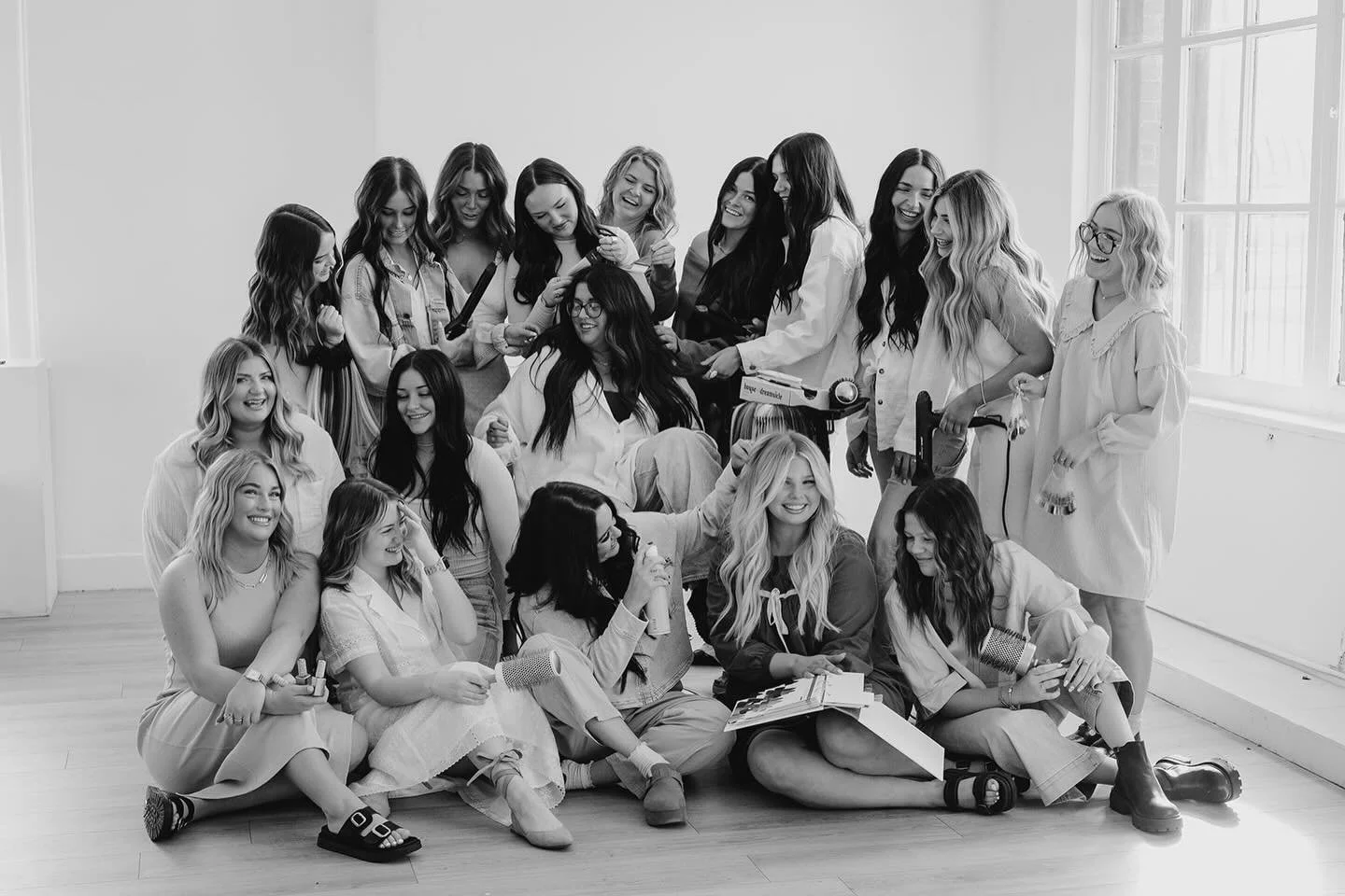 Happy New Year from us to all of you! We can&rsquo;t wait to see what 2026 brings and have all of you be apart of our amazing year ahead. HAPPY NEW YEARS 🥂⭐️🎆

hair #ogdenhair #ogdensalon #ogdenhairstylist #ogdennails #ogdenlashes ogdennails ogdenb