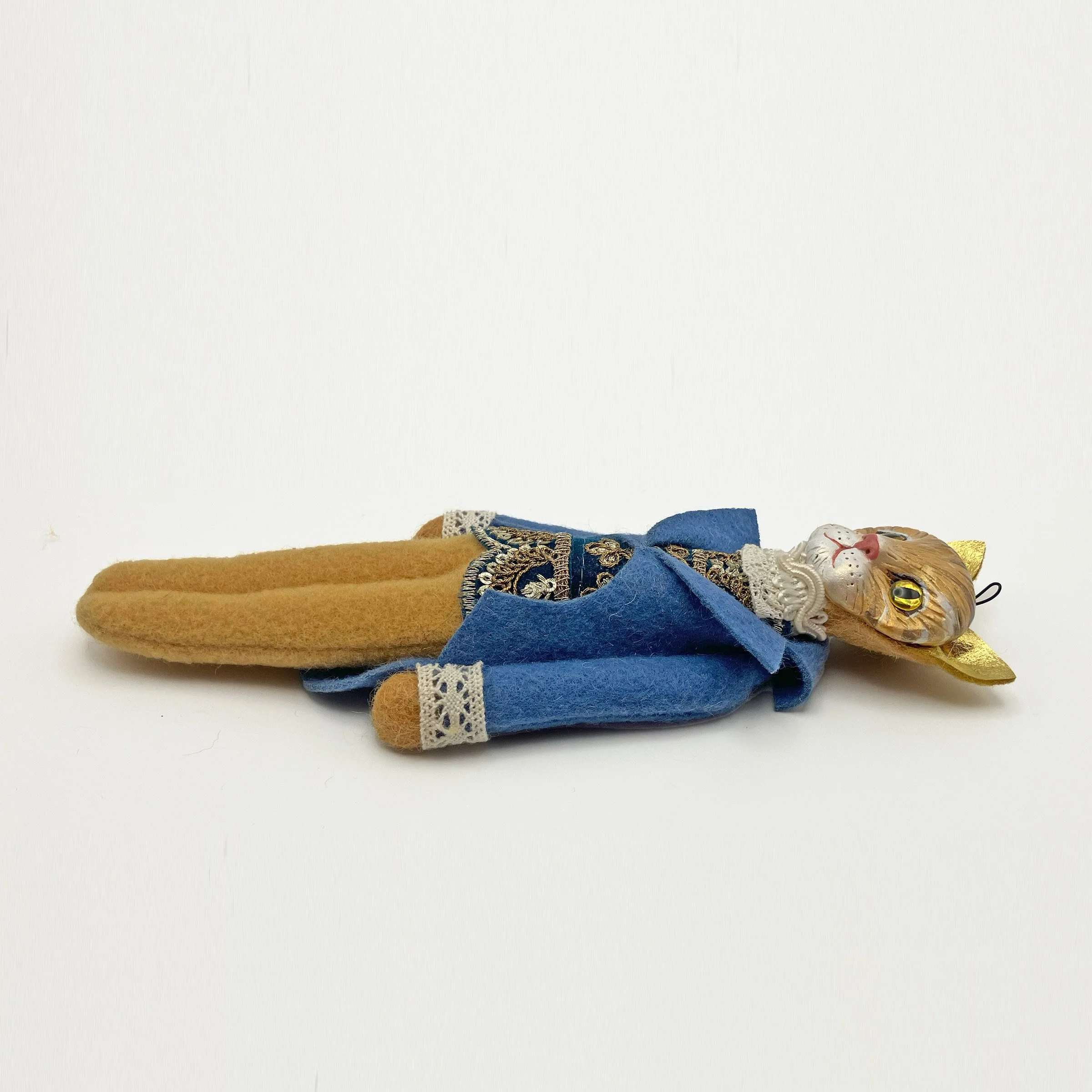 LittleLordCattington.SIDE.L_8750 3.jpg
