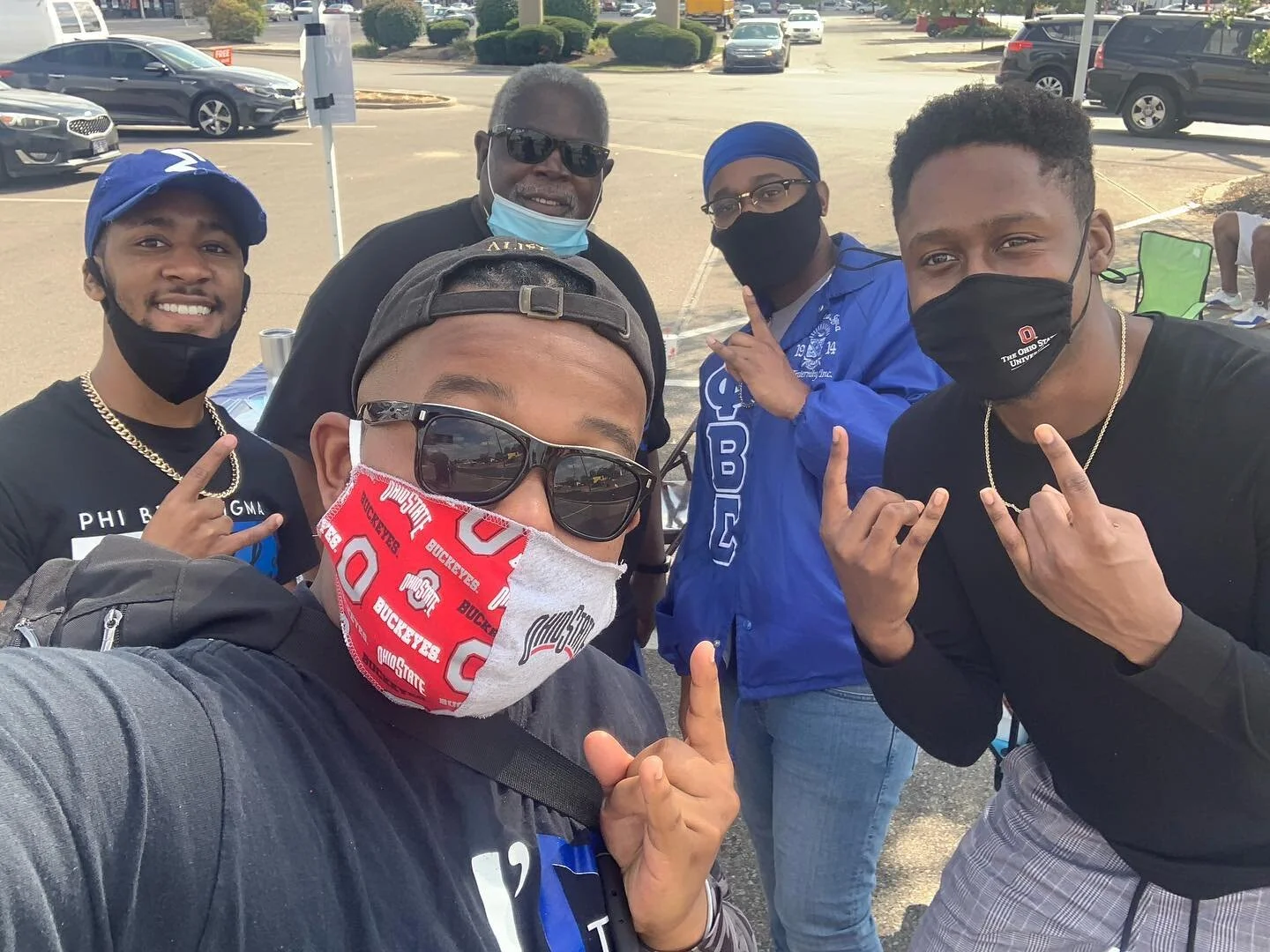 Yesterday for Phi Beta Sigma National Day of Service the Brothers of Delta Omicron Chapter took part in a voter registration drive with our grad chapter @wearebos and came back to support Letters Against Isolation by writing hand written letters to s