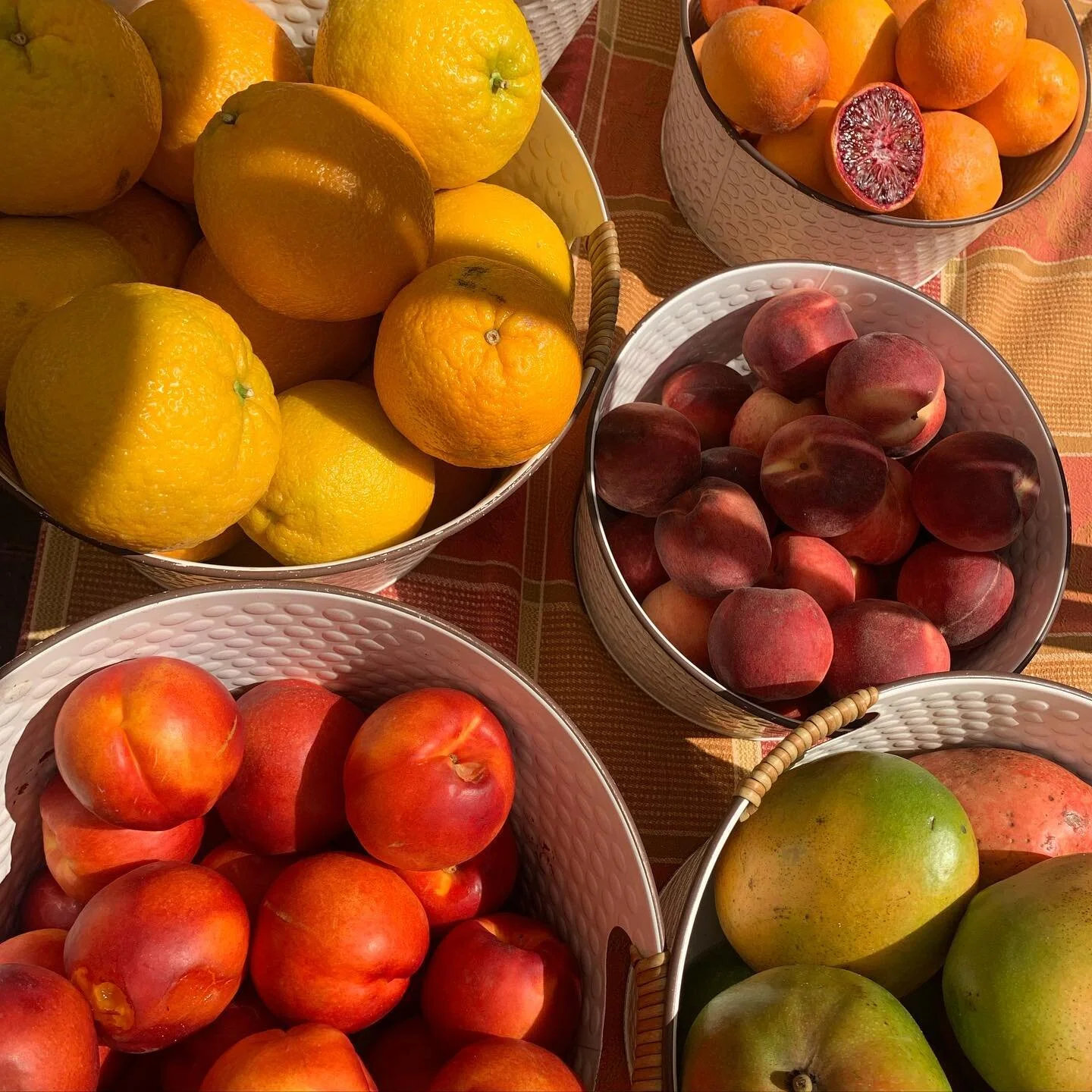 It&rsquo;s under 100 degrees and a beautiful day here at Tivoli Village! ☀️🥭

Find this beautiful assortment of in-season produce at the @pickedtodayproduce booth, as well as a variety of locally handmade goods from our vendors. We&rsquo;re here unt