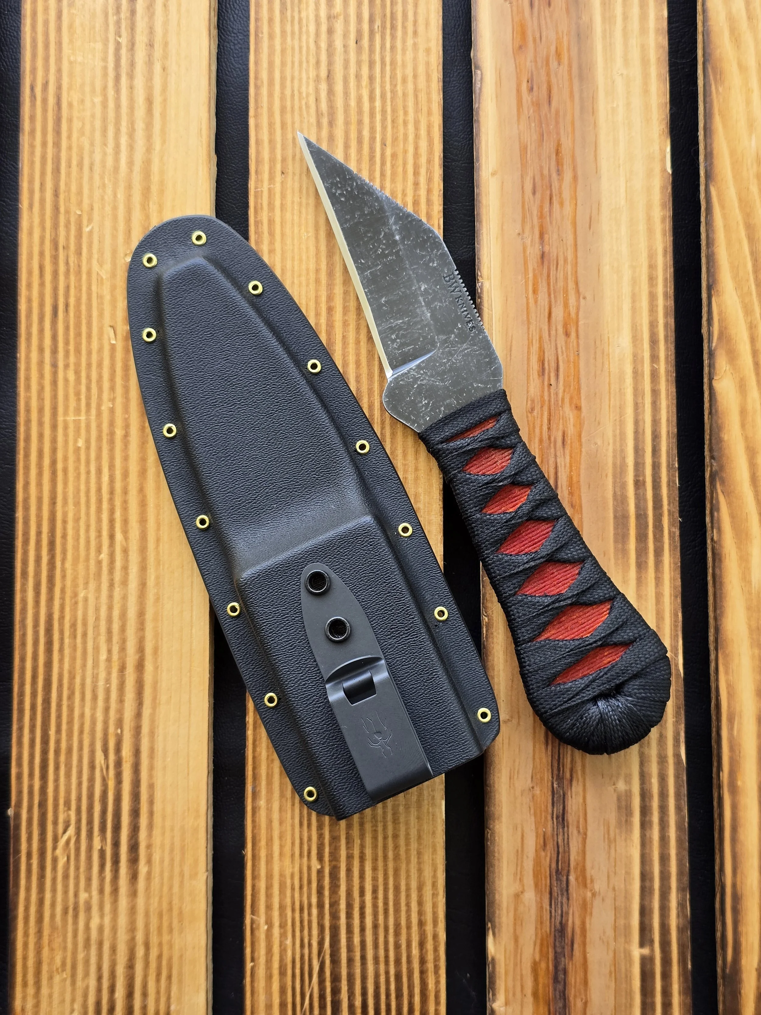 Erebus WrapBlkRd1.jpg