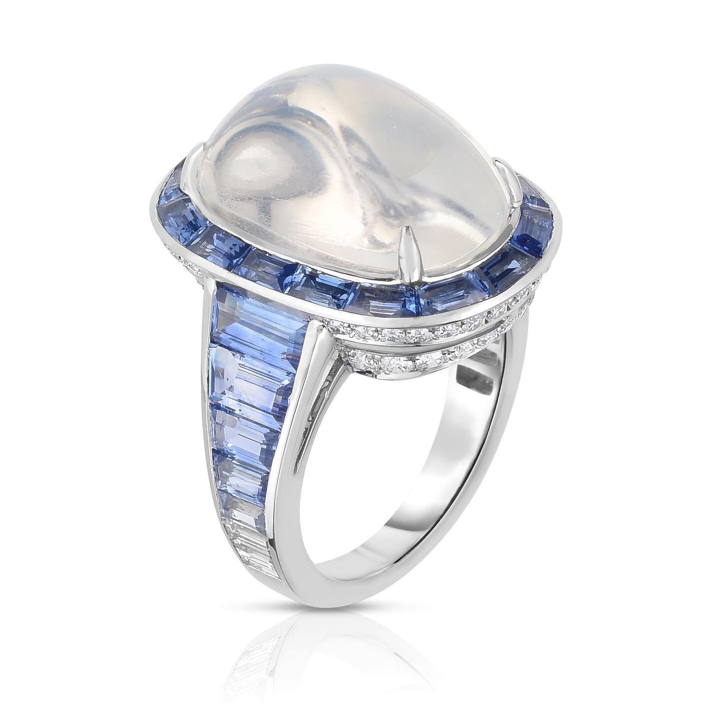 Cicada Cabochon Moonstone Ring with Sapphires in Platinum
.
.
.
.
#cicadajewelry #luxury #moonstone #nyc #jewelry #highjewelry #highjewellery #ring #cicada #oneofakind #oneofakindjewelry #finejewelry #instajewelry #madeinnewyork #couture #luxurylifes