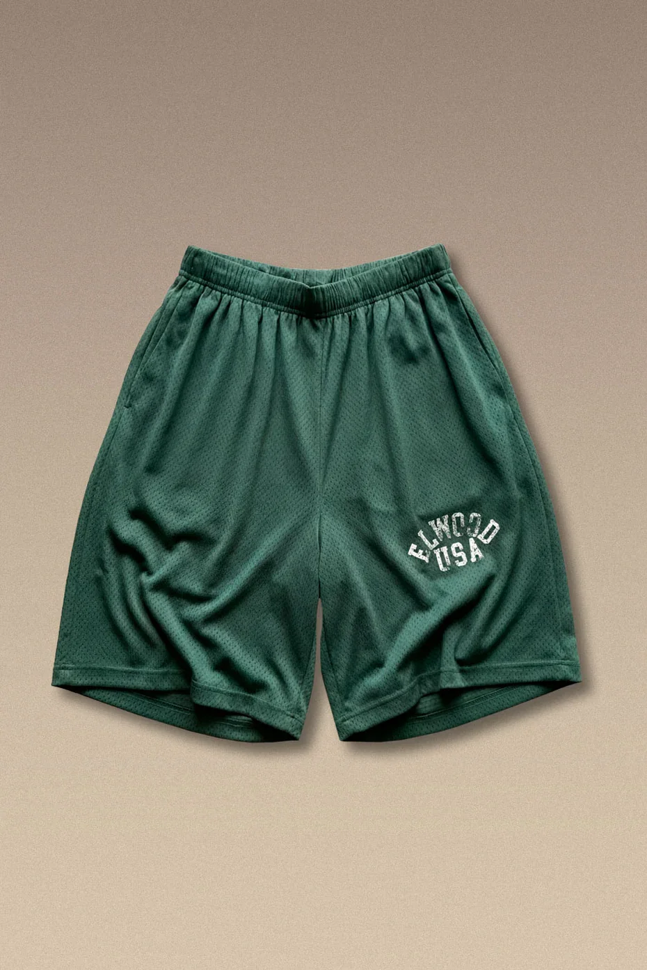 Relaxed, baggy-fit basketball short in lightweight mesh. Features an Elwood U.S.A. screenprint, side pockets, and a looped drawcord to adjust the waist. Oversized and relaxed, made for easy movement.