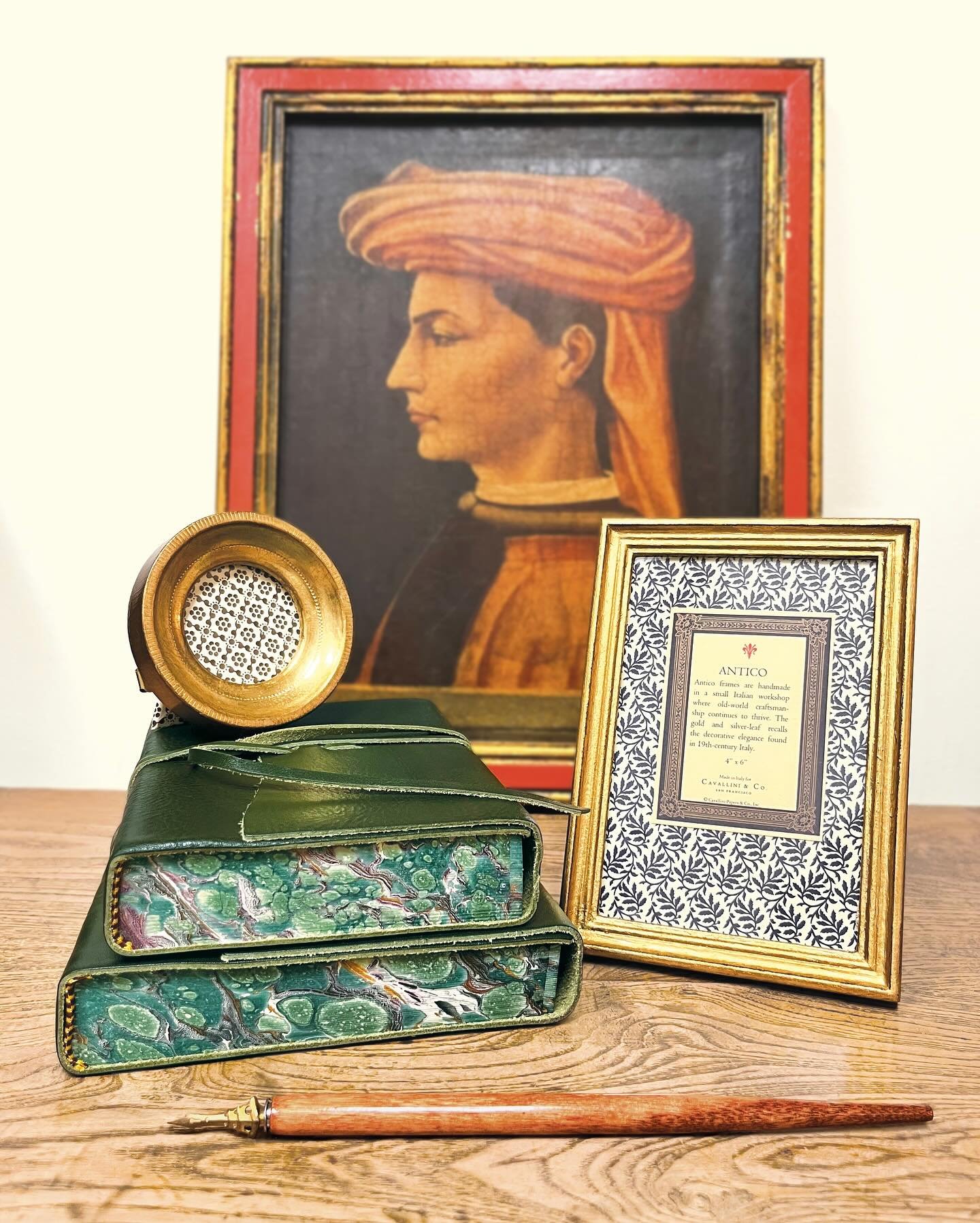 Whether you&rsquo;re looking for a gift for Father&rsquo;s Day or a new grad, we&rsquo;ve got you covered with handmade Italian frames and journals! 🖼️📚