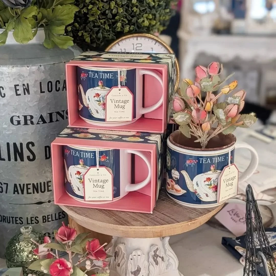 Tea for two, and two for tea 👯&zwj;♀️
Treat mom to tea time this Mother's Day with our thoughtfully packaged Tea Time Mug, or our pretty and practical Tea Time Pouch, perfect for stashing away her on-the-go essentials in style. 

📸 slide 1: @la_vie