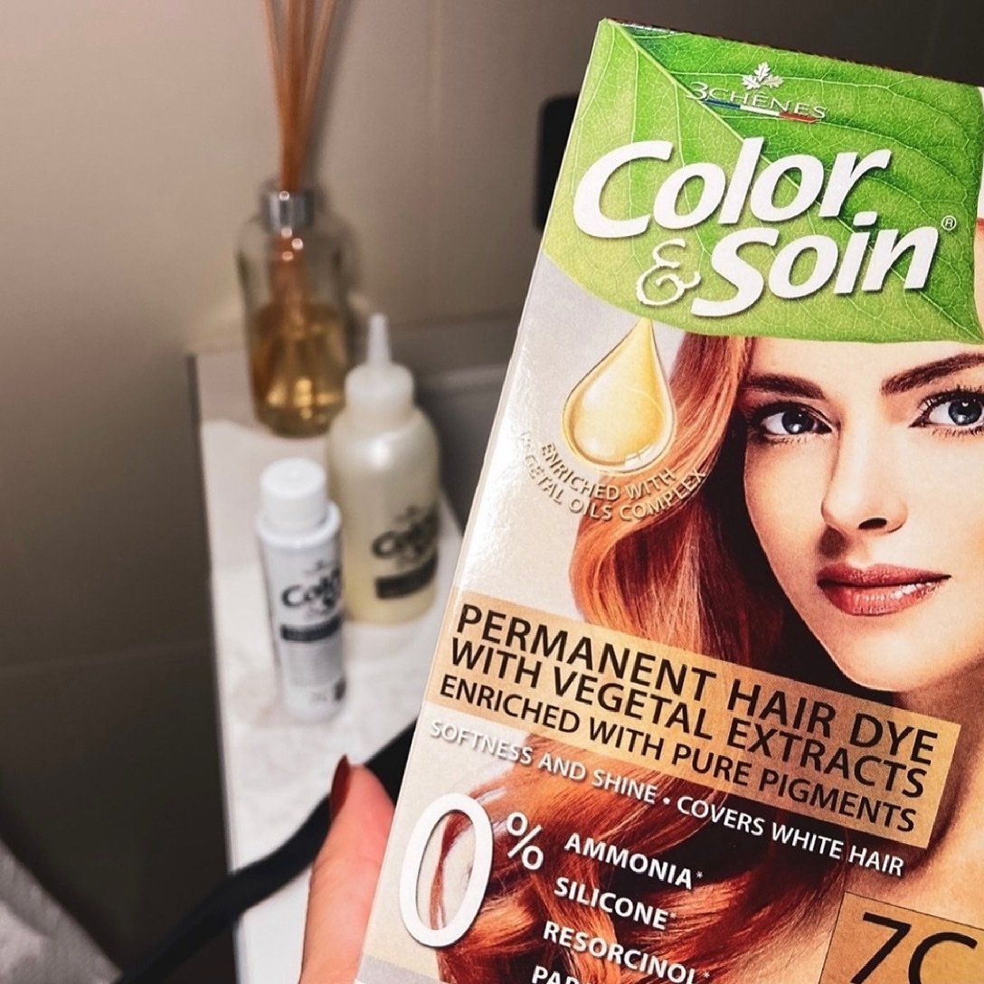 Instead of ammonia or silicones, @colorsoin.au natural hair dye is enriched with pure pigments💚

Discover our palette of 16 shades, every one rich, deep and radiant!

From ebony black to light ash blond, from the most natural to the most intense hig