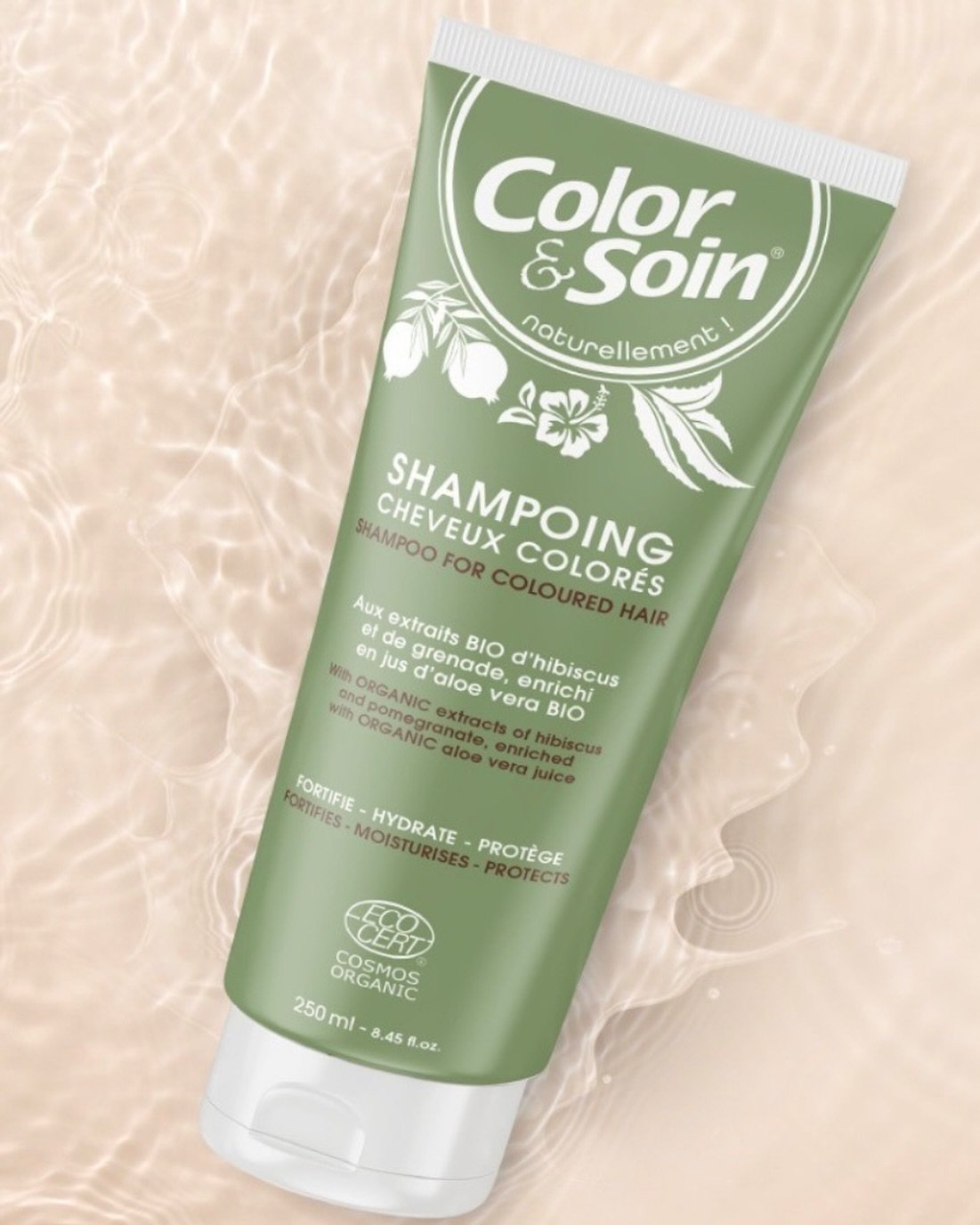 Cleanses, strengthens and deeply moisturises coloured hair, while holding the hair dye. Hair becomes instantly soft, shiny and delicately perfumed. 

🌱 Made with 97.6% of ingredients of natural origin, including 18.1% of ingredients from organic far