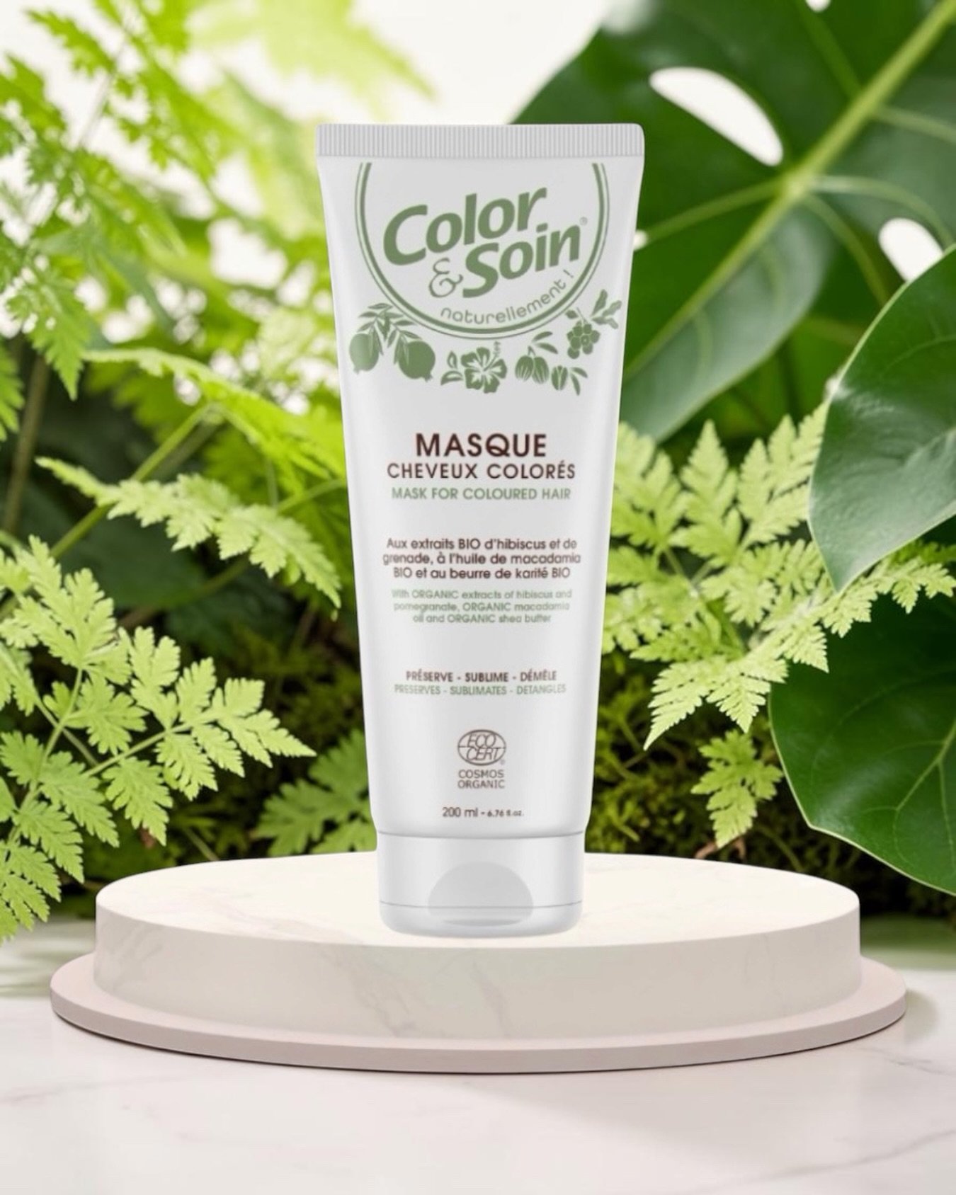 ✨ Keep your colour fresh, vibrant &amp; full of life ✨
Our Color &amp; Soin&reg; Mask for Coloured Hair is enriched with organic hibiscus, pomegranate oil &amp; shea butter 🌿💧.
It preserves shine, nourishes deeply &amp; detangles with ease &mdash; 