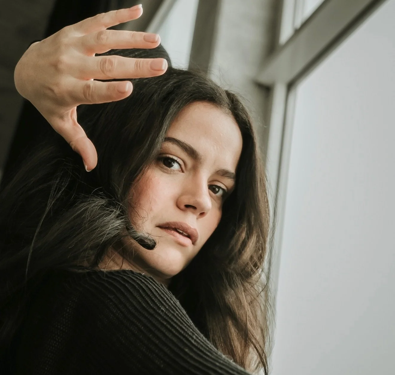 Rich, natural and effortlessly elegant. 🤎

Meet 4N Natural Chestnut &mdash; a beautifully even shade with warm highlights, depth and shine, plus 100% grey coverage.

🌿 Permanent colour with plant extracts
✨ Subscribe &amp; save 20%

#ColorAndSoin #