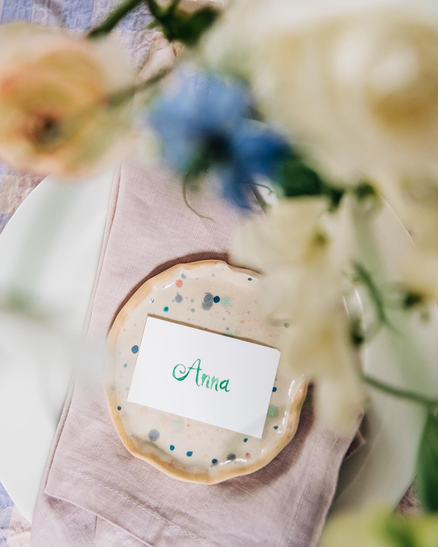 Hand lettered name cards on a beautiful plate by @beicreativestudio 

Photographer @themilescreativeco 
Florist @yellowhouseflowerfarm
Stationery @rachelzuchdesign
Styling and Event Hire @thelittleblacksheephireco
Candles @waxwellcandles 
Ceramics @b