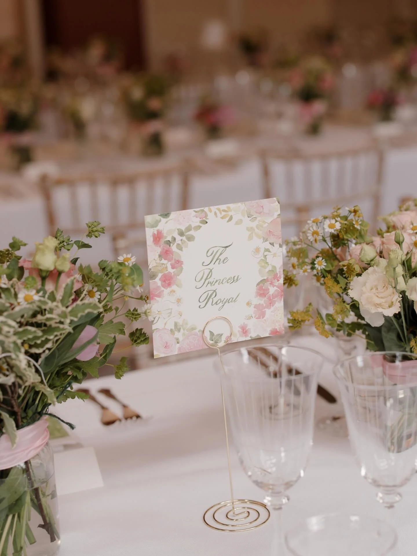 Loved Ally and Max&rsquo;s vision and how it all came together on the day 🤍

Photo @sophiehewittphotography 
Venue @petythall
Flowers @phillippsflowers