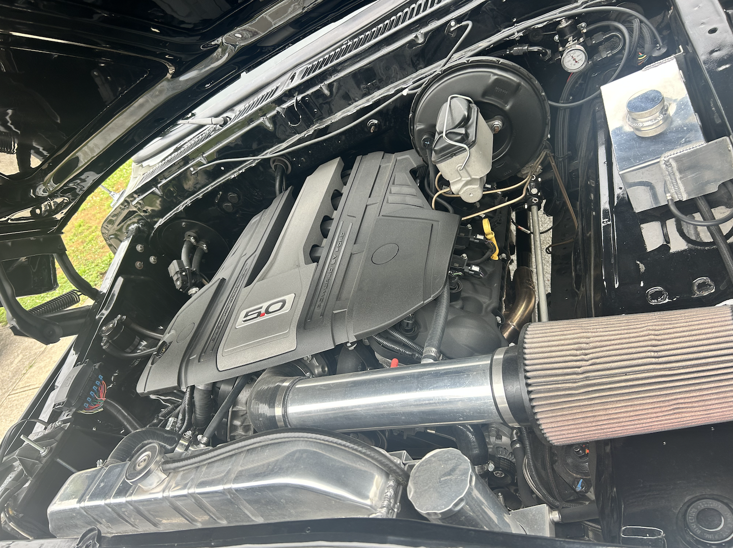 1978.Bronco.Black.engine.bay.png
