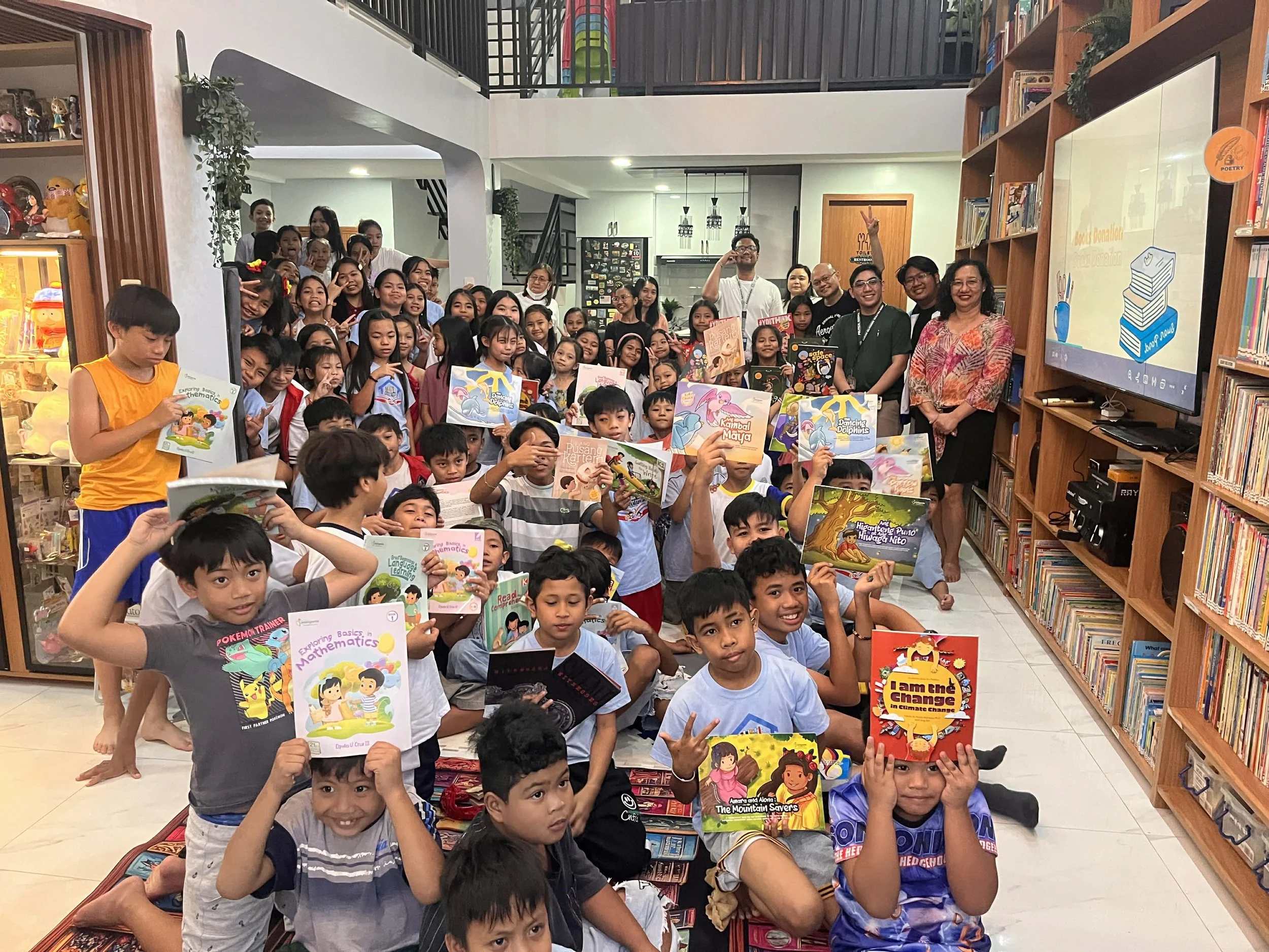 Readers win prizes in Silang, Cavite
