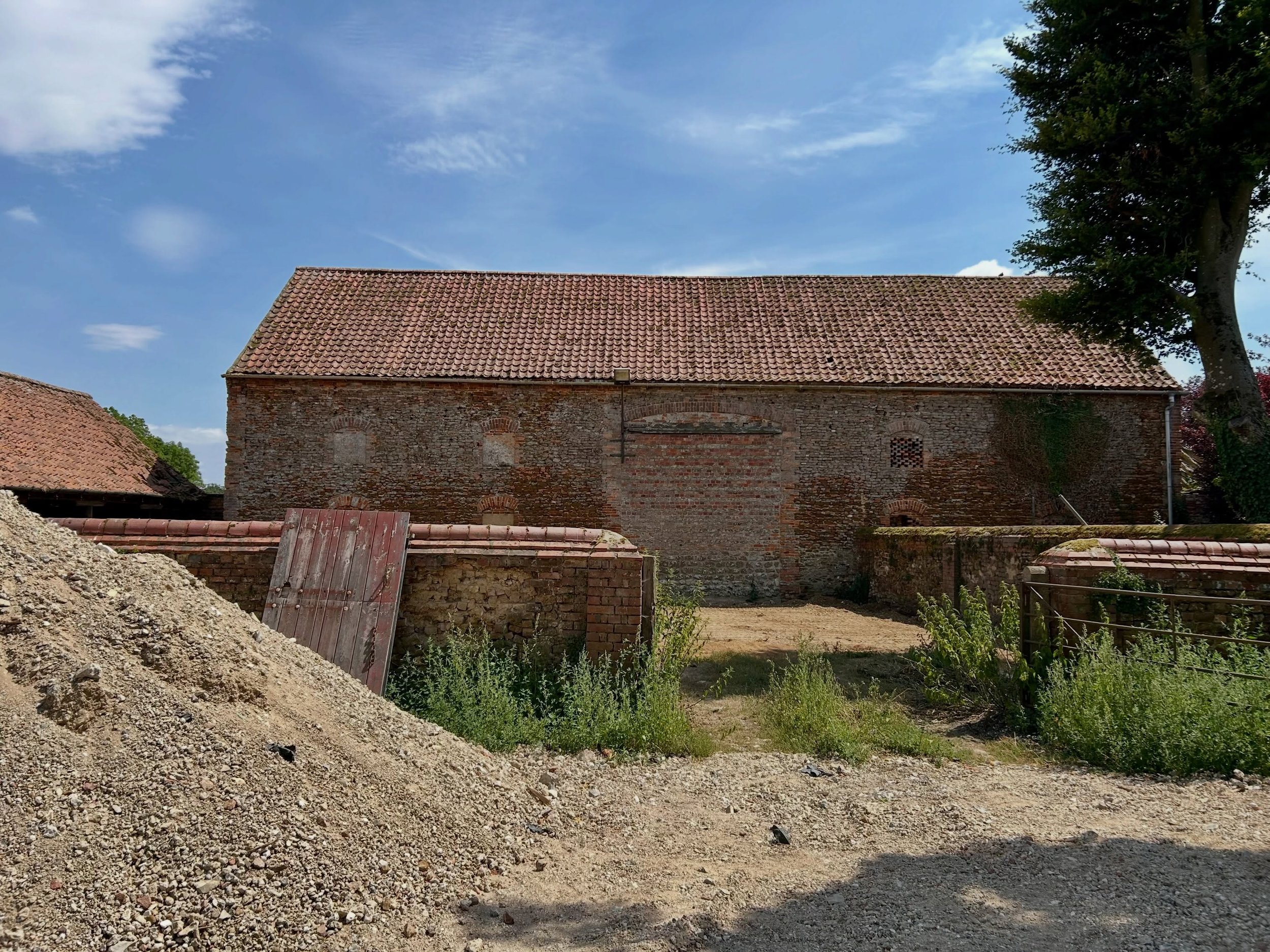 SITE : 7 barn conversions in West Norfolk 

We were on site in sunny West Norfolk earlier where a running start is being made in transforming these beautiful barns into living spaces. The focus of the design is to enhance their unique character in or