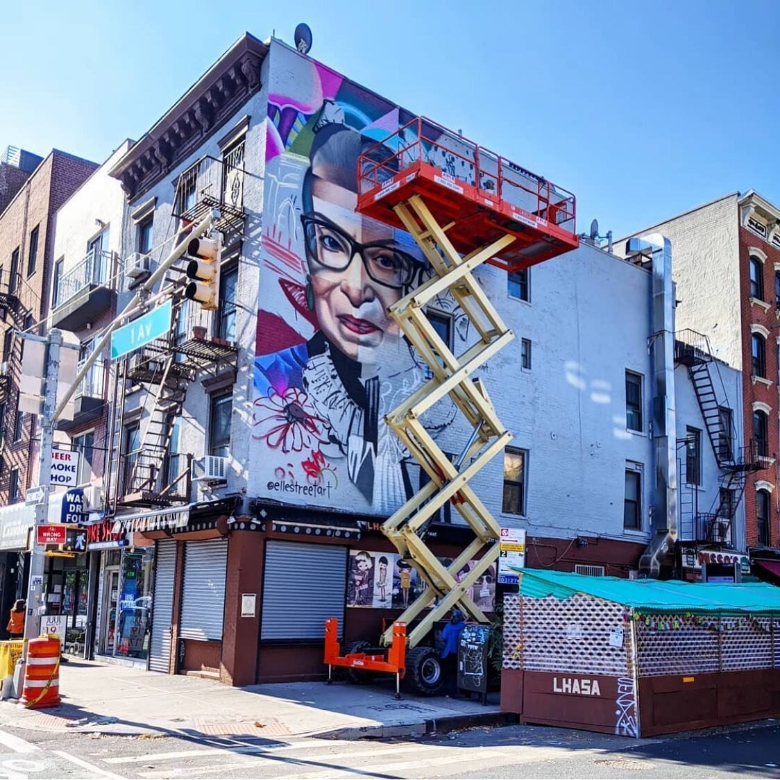 Excited to get back at it in the morning! 💪 nice and clear skies tomorrow! 🤘 @bhlooberry thanks for the flick. Thank you @intoactionus @lisaprojectnyc and handy wall assistant @bytegirl24 It takes a team! 🙌🤘✊🌈