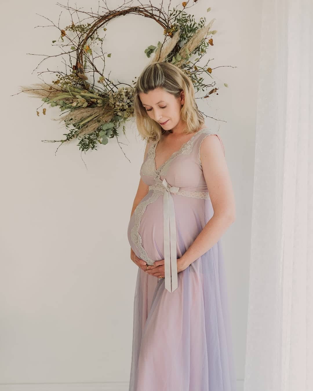 &quot;Life becomes more meaningful when you realise the simple fact that you'll never get the same moment twice&quot;
&deg;
Don't miss out on these special moments and book in for your Maternity Session
&deg;
#photosbyannie