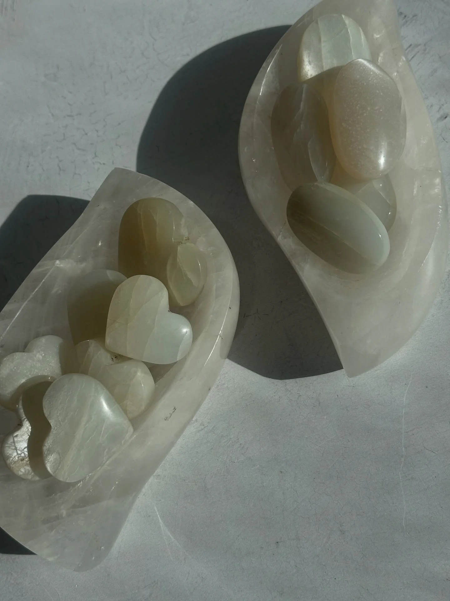 More previews for our upcoming sale! 🤩💓

🤍 Moonstone hearts &amp; palm stones 
🤍 Clear Quartz hearts, suns &amp; bowls

Available Monday, 9/22 at 5pm PST. Hope you can tune in! 🫶🏾