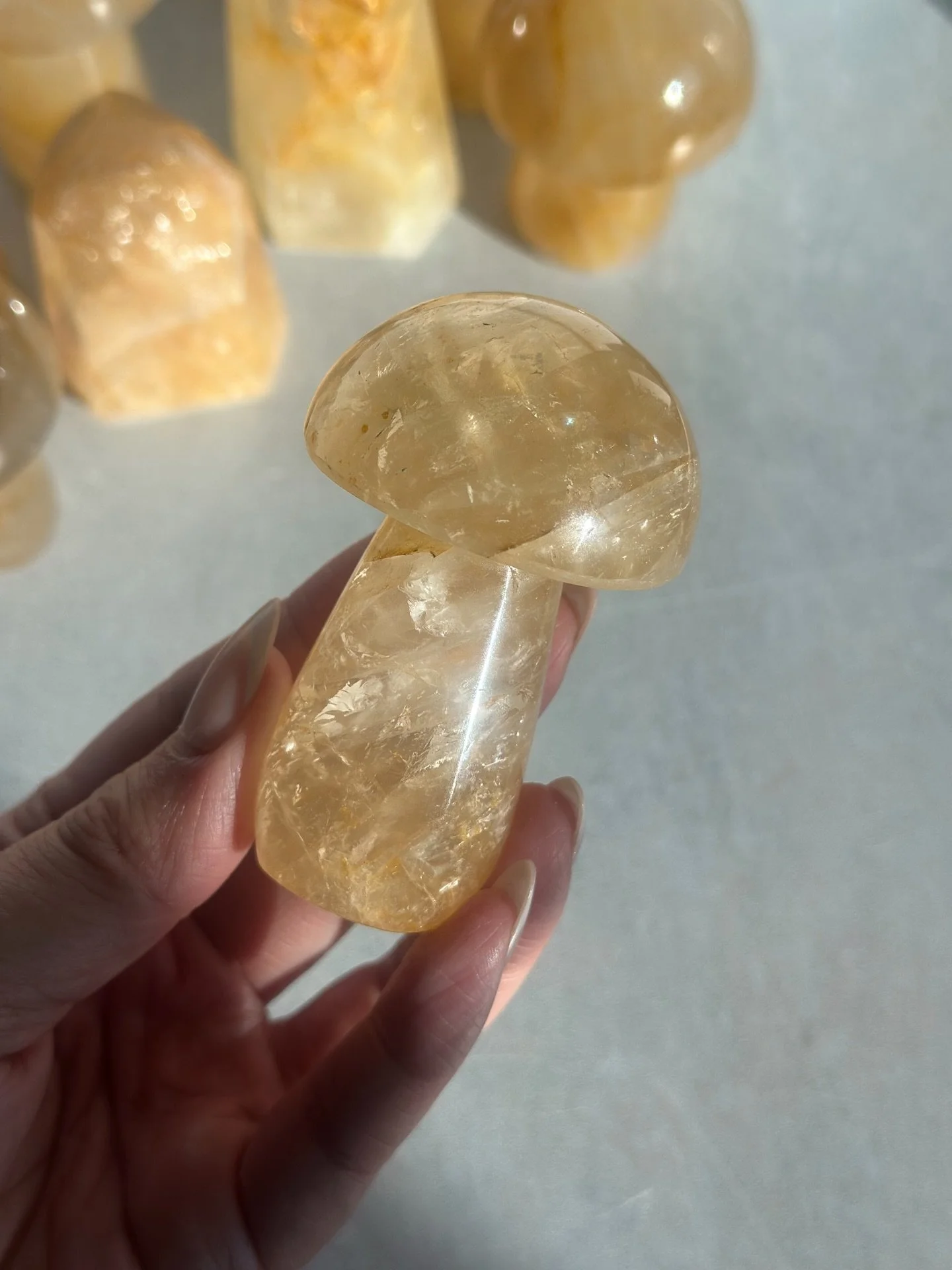 More previews for Monday&rsquo;s Story Sale ✨ Tune in 1/12 at 5pm PST to grab yours! 

💛 Golden Healer Towers &amp; Mushrooms
🩵 Celestite Clusters
🤍 Druzy Agate Points (I like to call them crayons!)