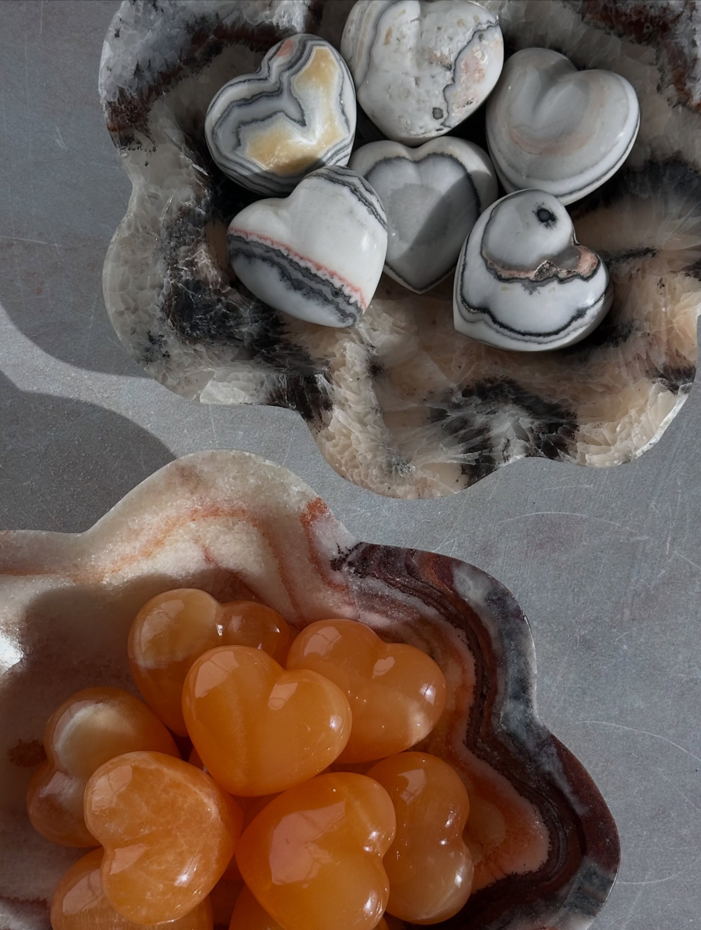 Calling all Calcite lovers! We&rsquo;ve got some new beauties for you. Amazing Calcite bowls, juicy Orange Calcite Hearts along with Zebra Calcite Hearts. 😍

Available during our Story Sale on Monday, 6/1 at 5pm PST. Hope you can tune in!