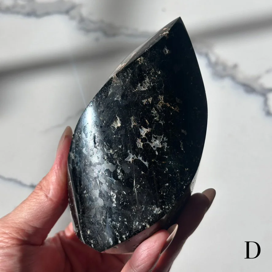 Black_Tourmaline_Flame_D.jpg
