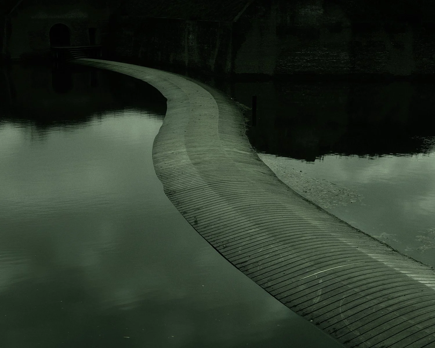 Winding trails reshape,
Forms shift, time folds into loops