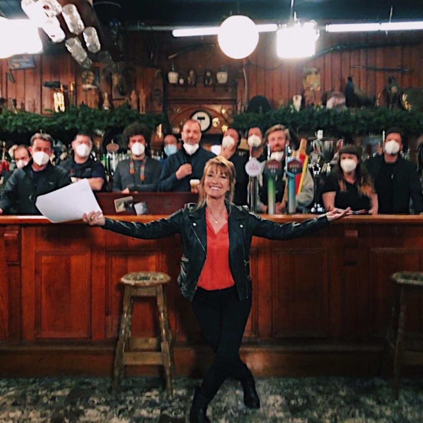 Just another day at the pub&hellip; I mean work! 😅 This incredible team makes shooting #HarryWild so great! 👏🏻 It&rsquo;s a joy to work with such talented and dedicated individuals. Thank you for all your support and hard work! 💕