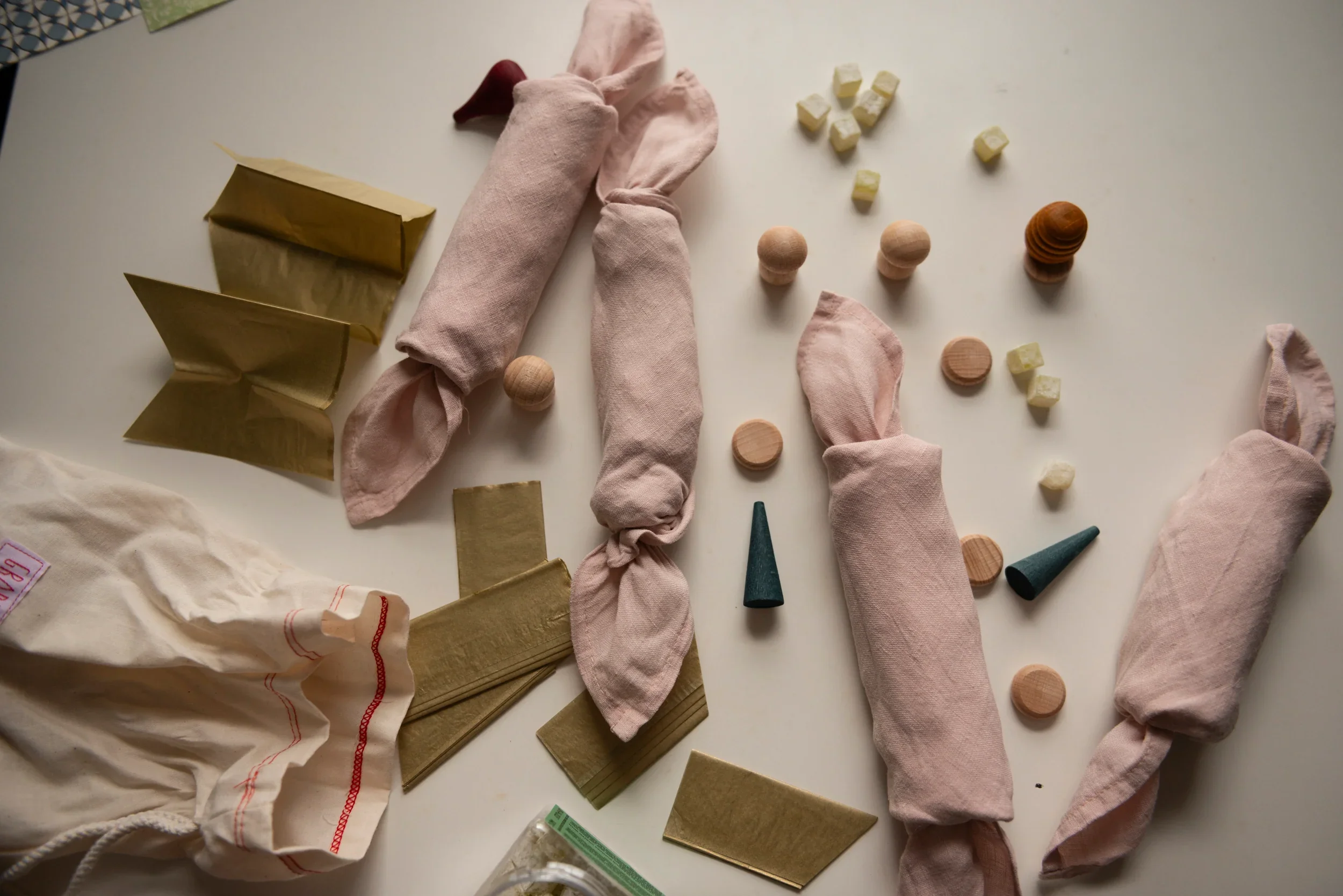 Finished_fabric_cracker_3.webp
