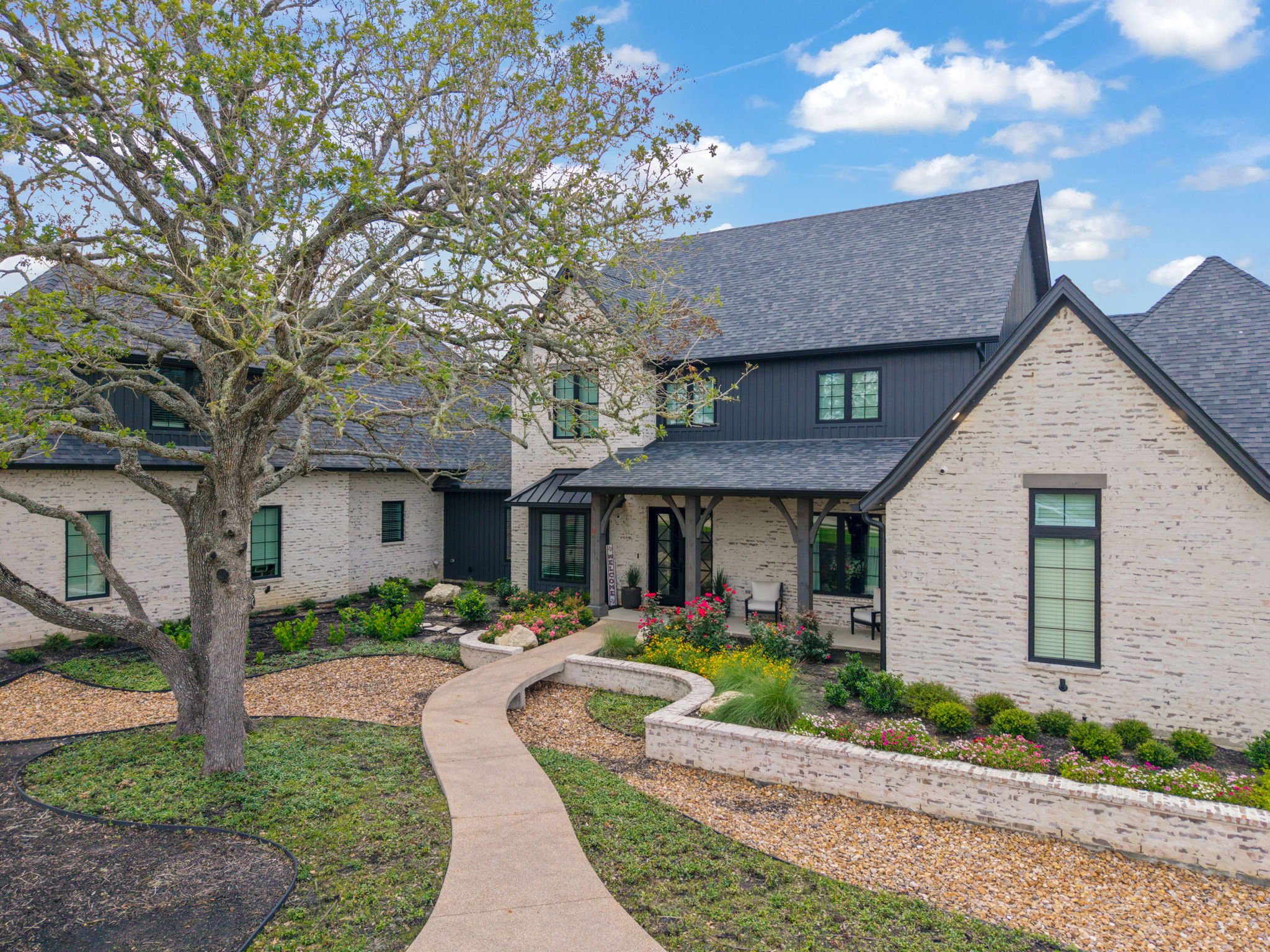 2102 Rolling Hill Trail