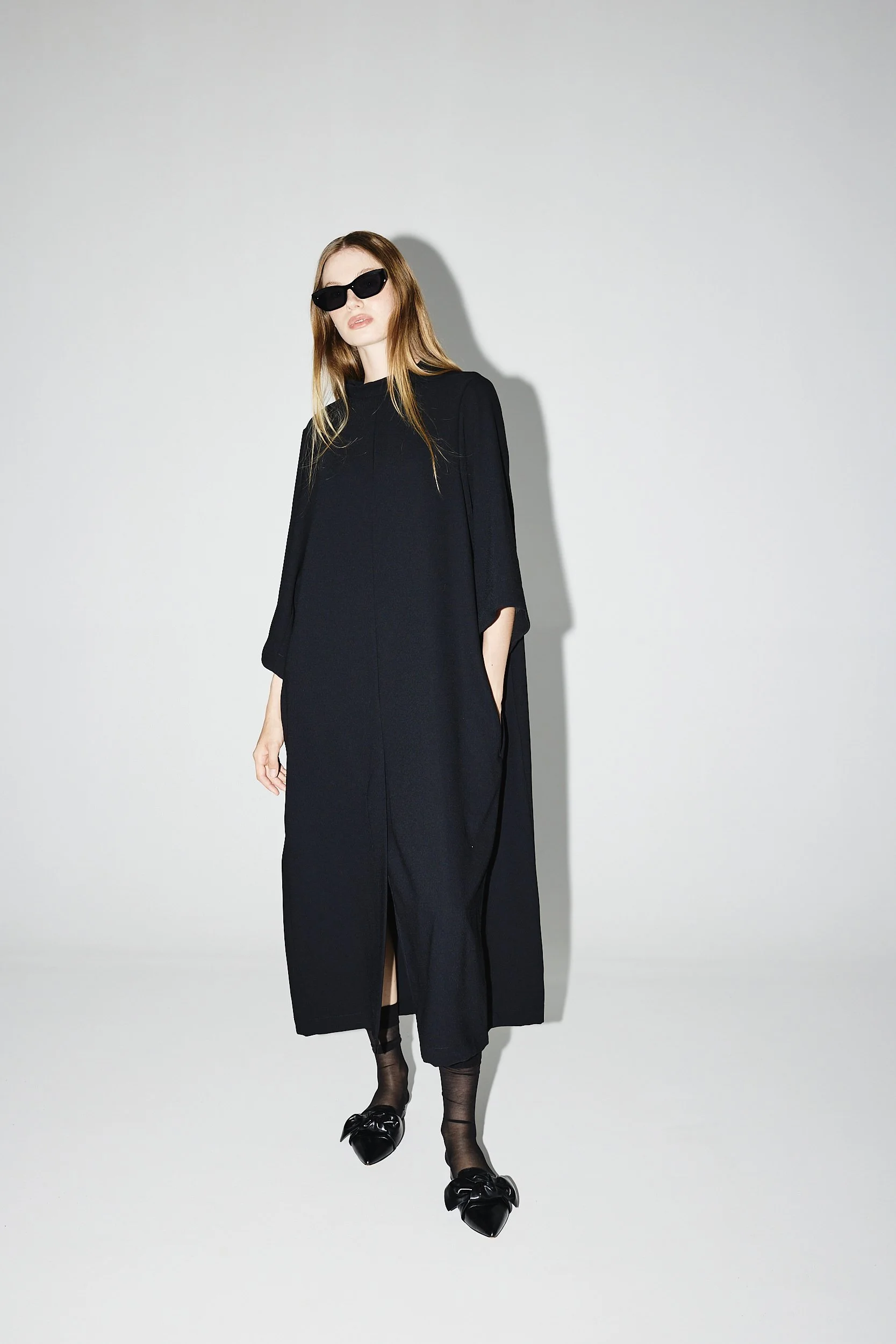 OVERSIZED BLACK DRESS