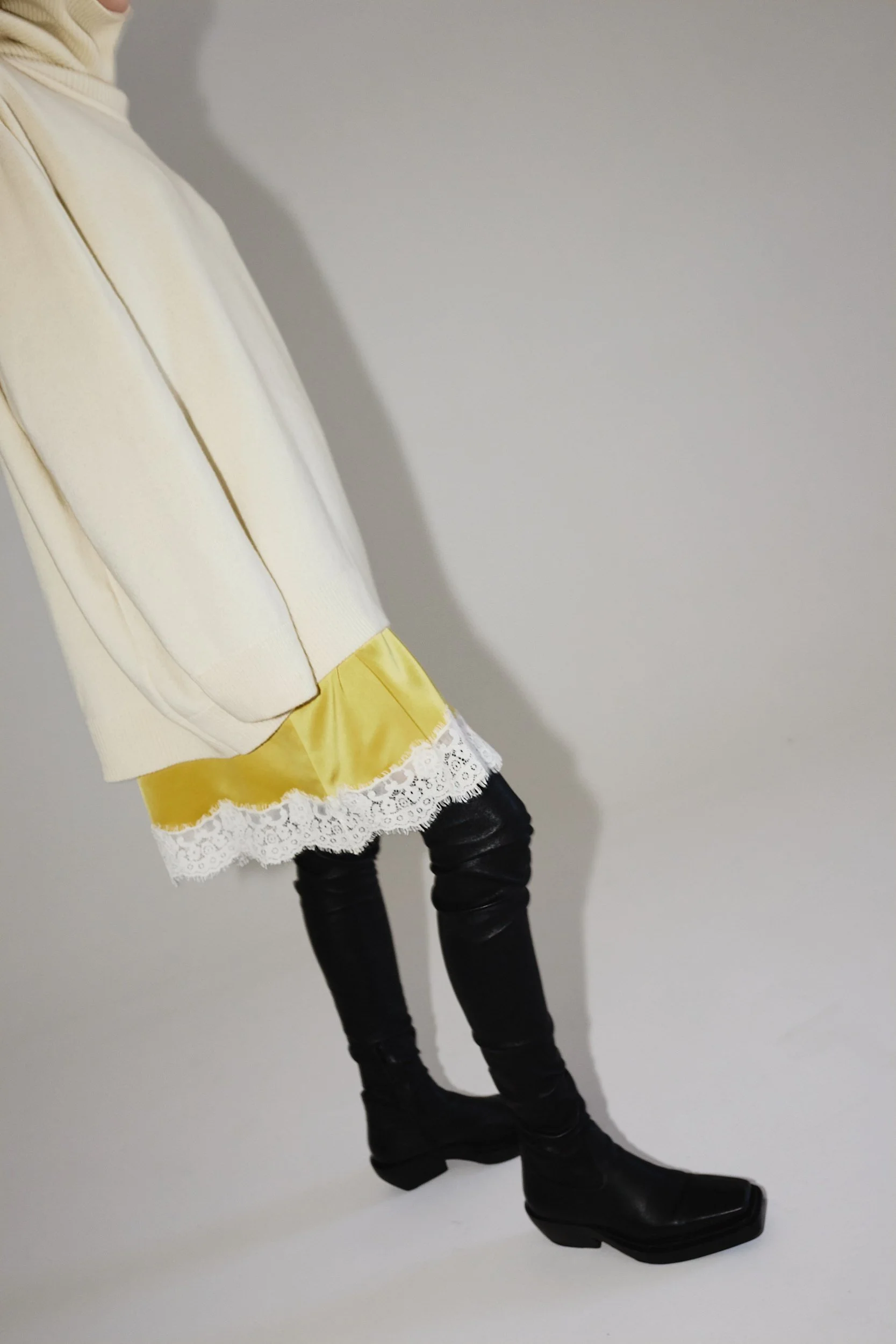 STUDIO CUT RESORT260200.jpg