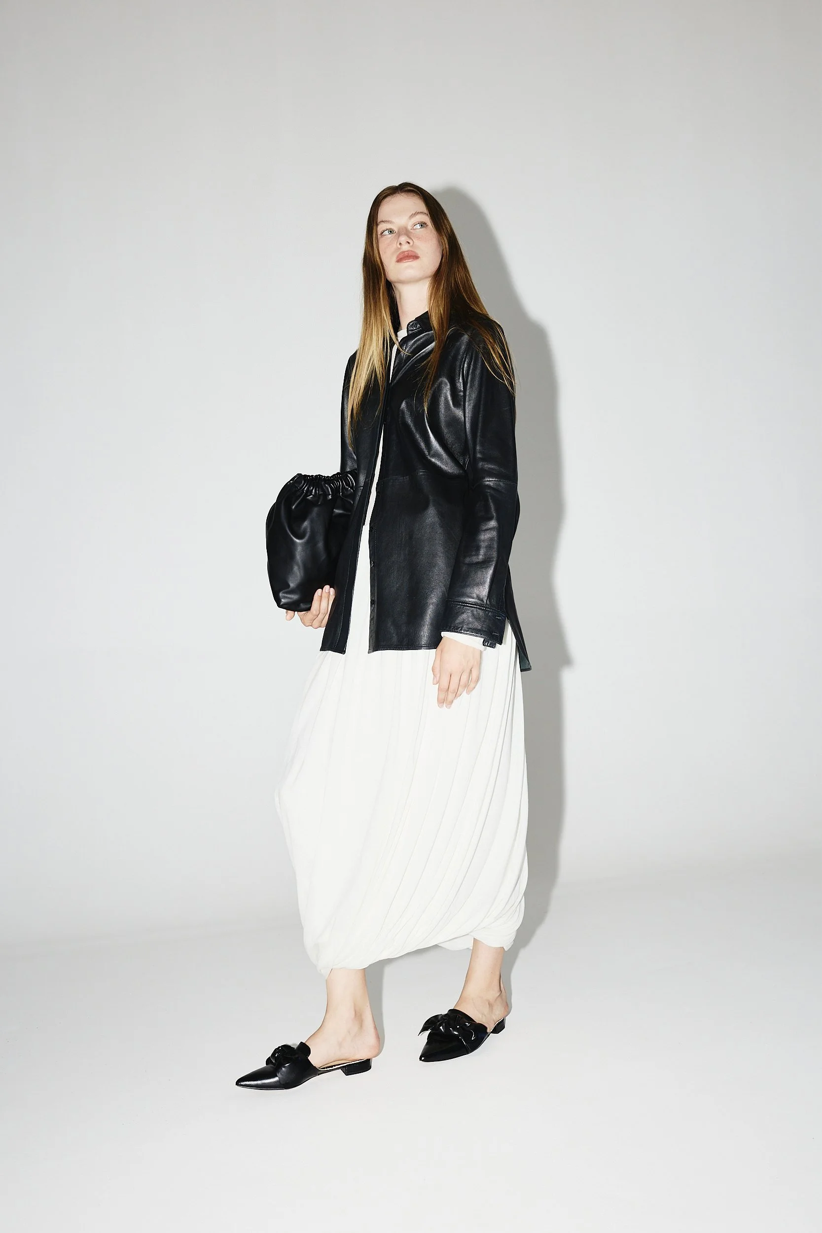 STUDIO CUT RESORT260327 1.jpg