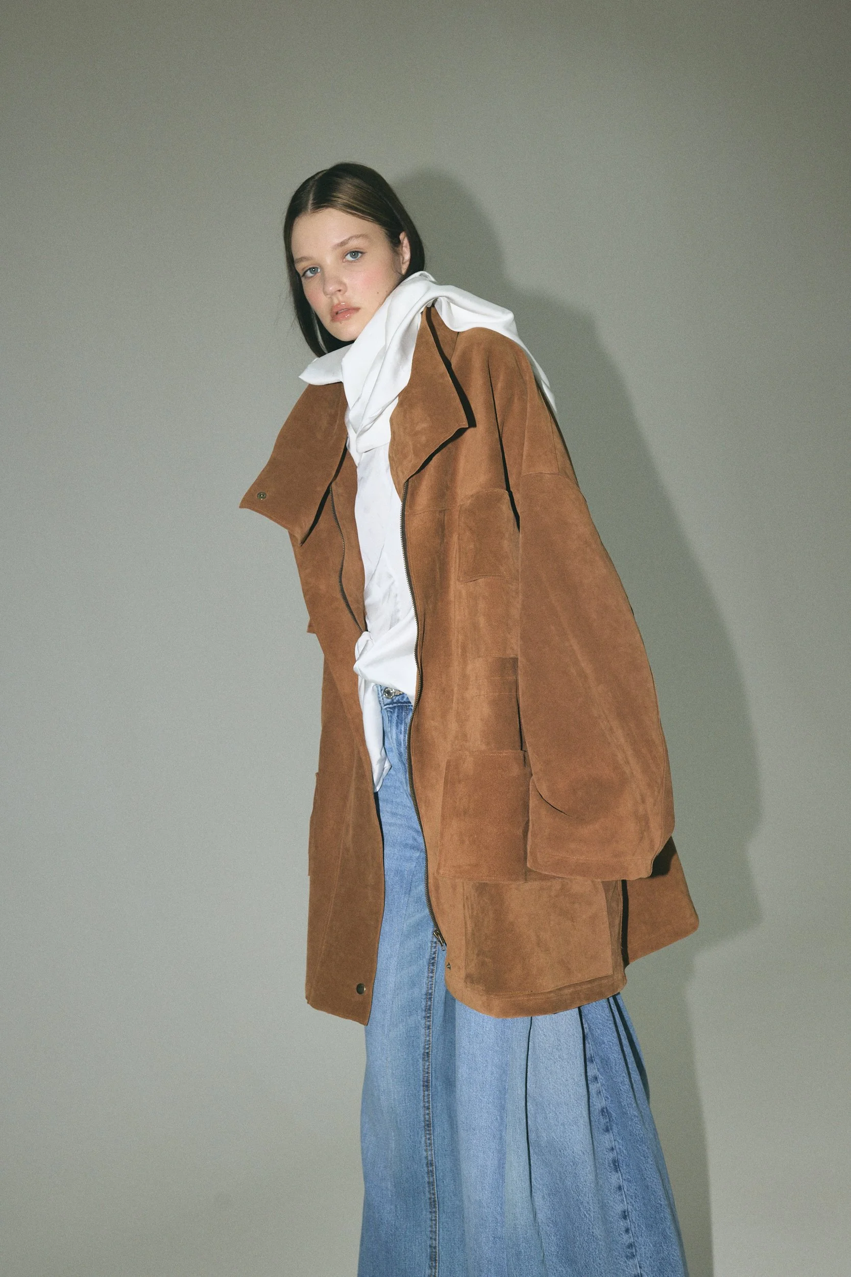 SIDE PLEATED DENIM PANTS