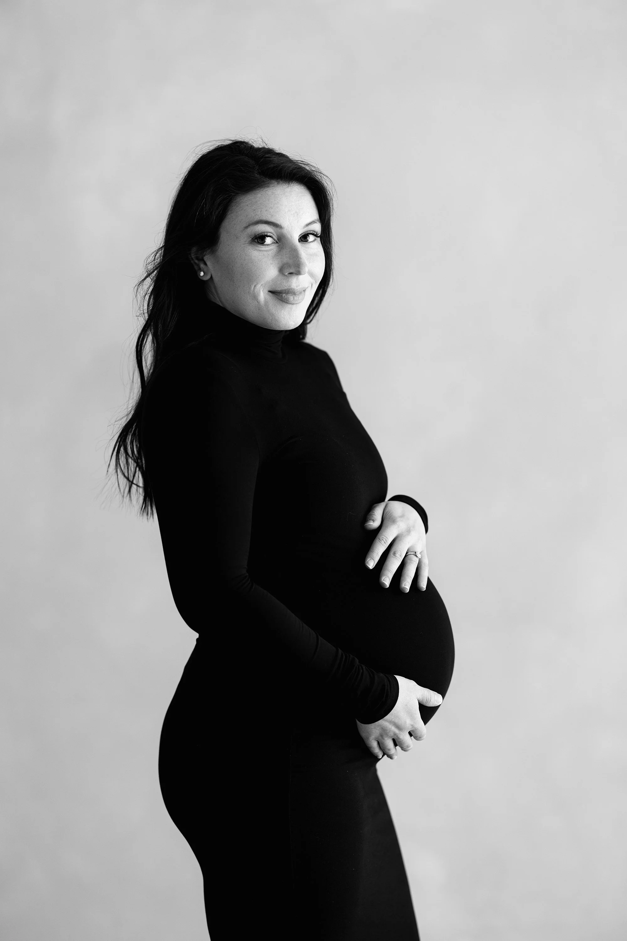 When Is the Best Time to Take Maternity Photos?
