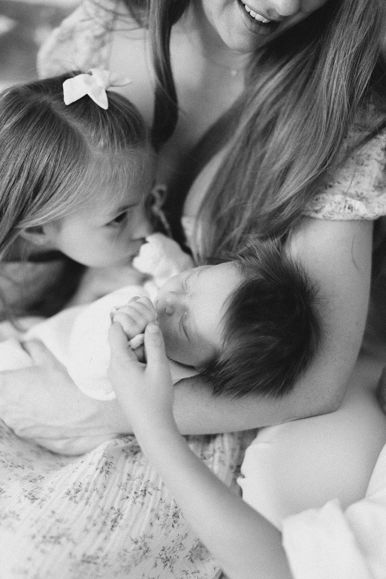 laura-esmond-family-newborn-denver-home-portraits.jpg