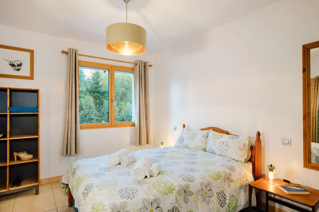 Bed1.jpg
