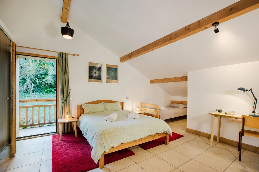 Bed3 facing window.jpg