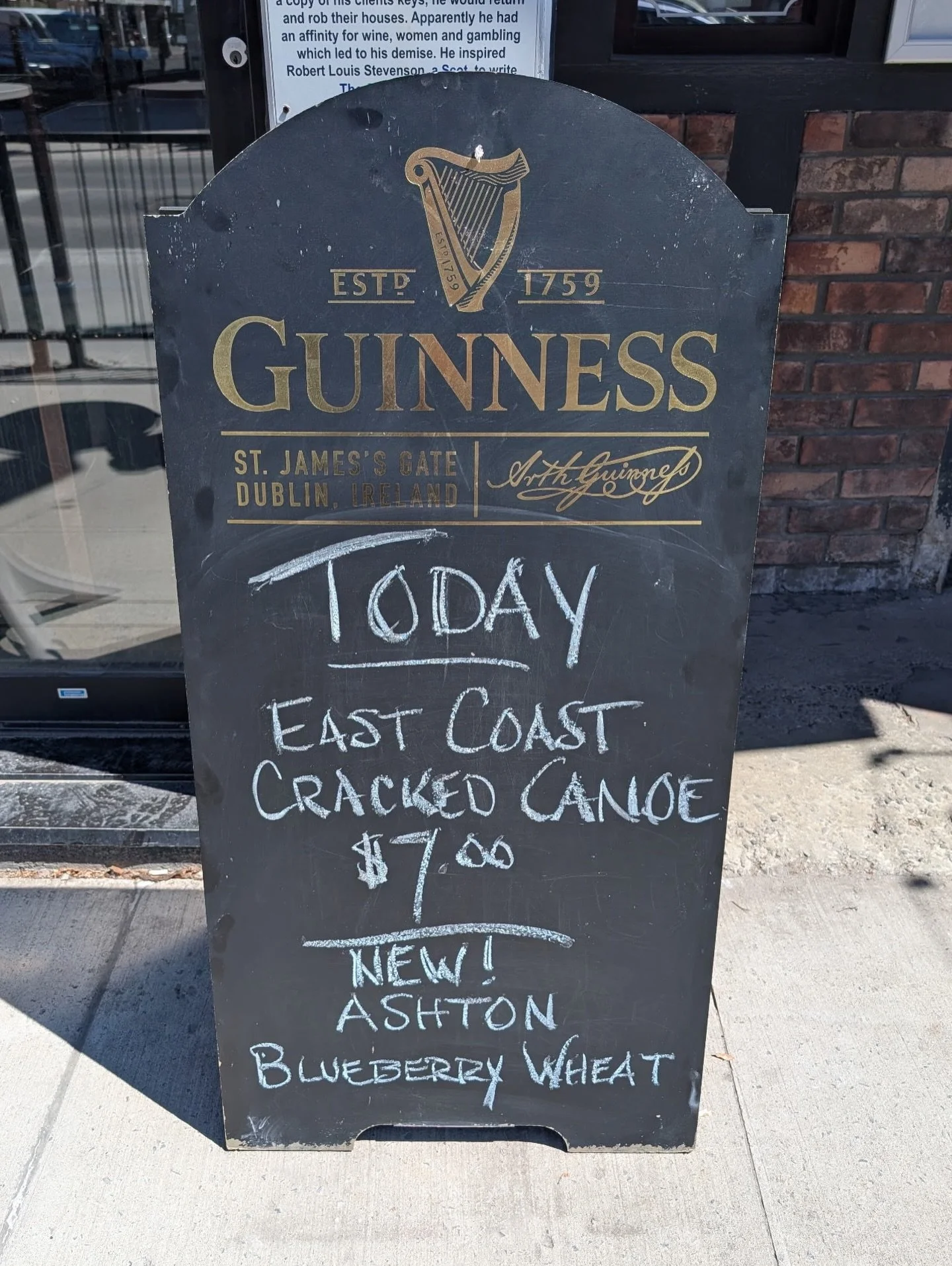 FRIDAY: ➡️➡️➡️

1. $7 pints of East Coast IPA &amp; Cracked Canoe (20oz) or try our new @ashtonbrew Blueberry Wheat&hellip; all day 11am-2am!

2. FREE BEER SAMPLES from 4-6pm with @perthbrewery - try their Honey Lager or their PLAY non-alcoholic lage
