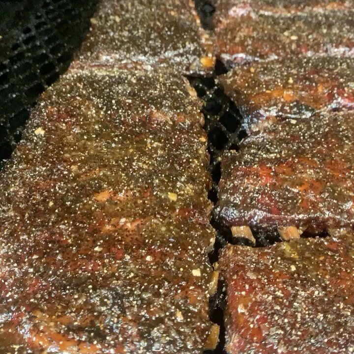 🤠SATURDAY ONLY SPECIAL🤠

Vietnamese-style smoked pork spare ribs! Sold by the 1/2 rack &mdash; Supplies are extremely limited so get here early or deal with Rib Fomo for the rest of the weekend! 🍖🌴