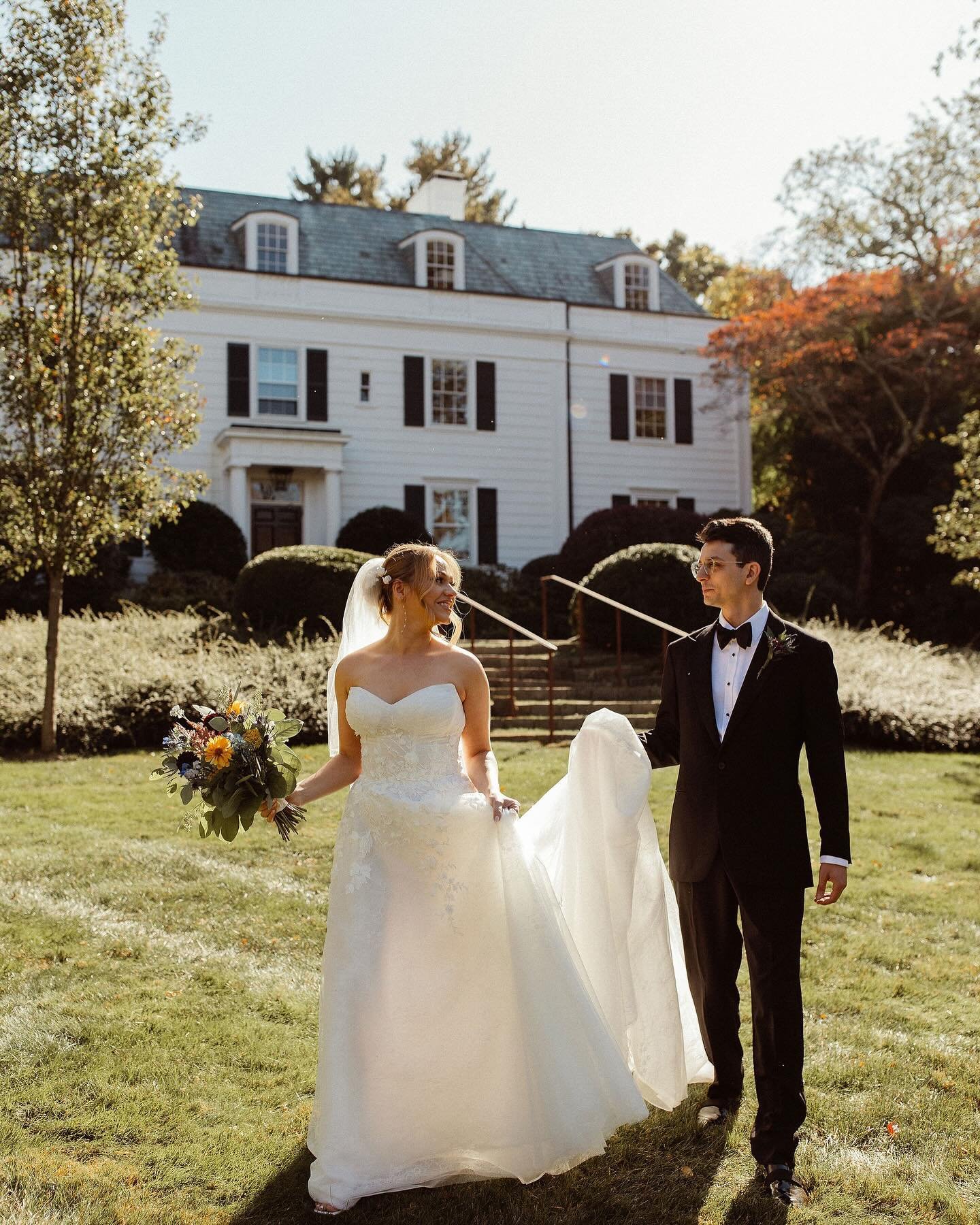 A perfectly sunlit October day for Katelyn + Noah! These photos fully encapsulate how dreamy this day was at the magical and impeccably designed DCA Meadowlands. These two deserve all the love they were surrounded by that day 🤍

Thank you to a wonde