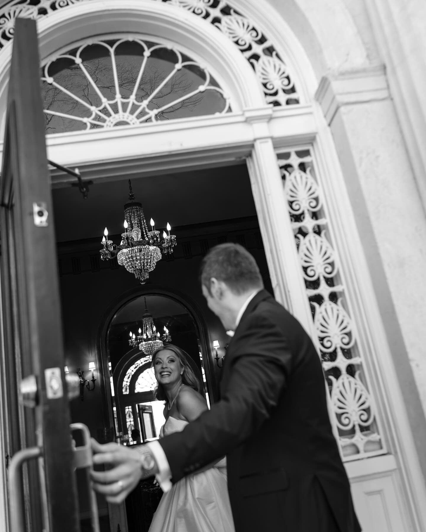 Everything about this wedding was perfect from start to finish, mainly due to bride Carol-Anne&rsquo;s magic touch, as well as an incredible vendor team. It was a pleasure to be a part of it! 

Coordination: @hannahnewtonevents 
Venue: @themansionato