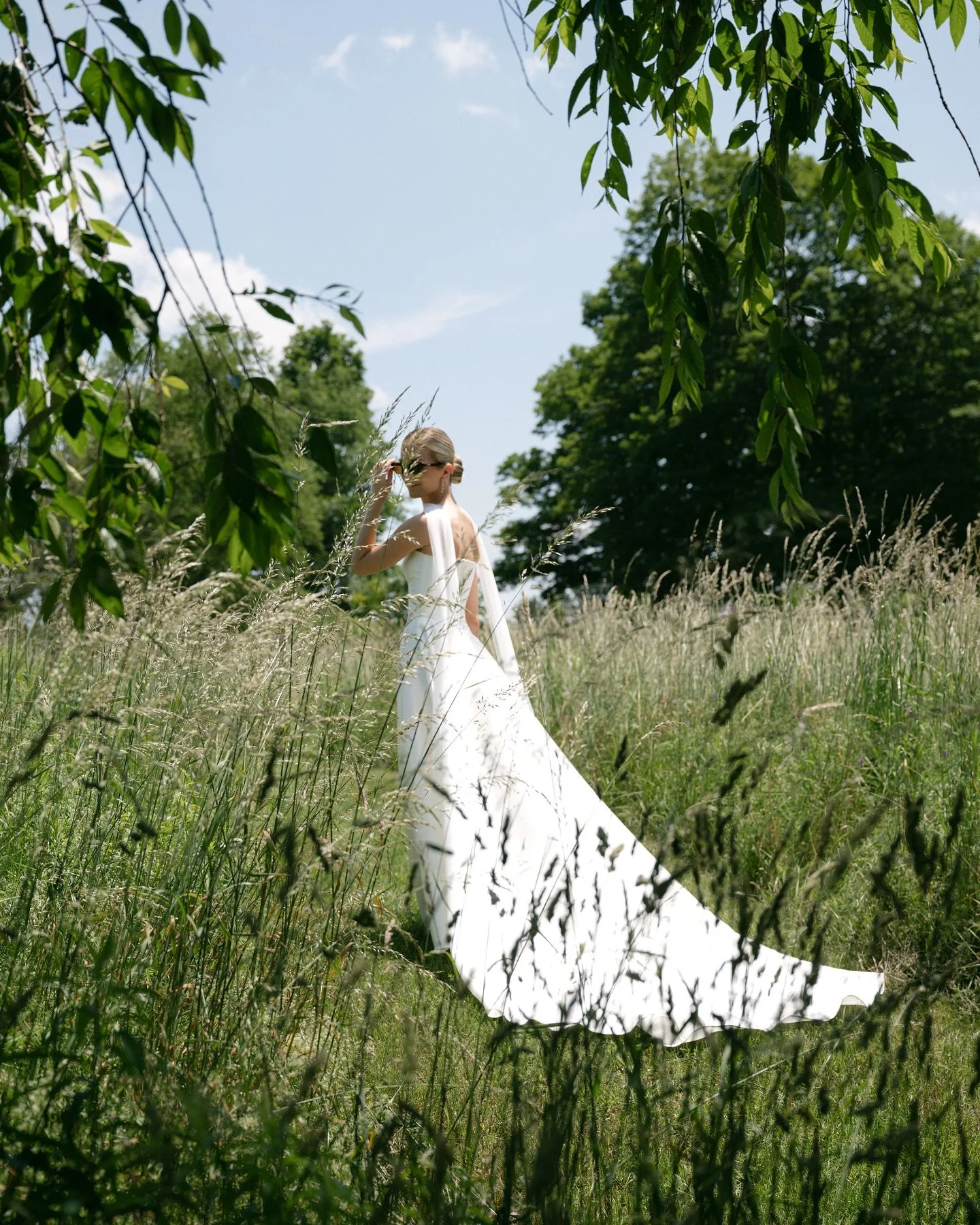 Summer solstice wedding for the lovely new Mr. + Mrs. Fowler 🦞🦞 We absolutely loved making this bride&rsquo;s dream wedding vision come to life in Norfolk, CT! 

Coordination: @hannahnewtonevents 
Photography: @claudia.photos 
Floral: @crookedoakct