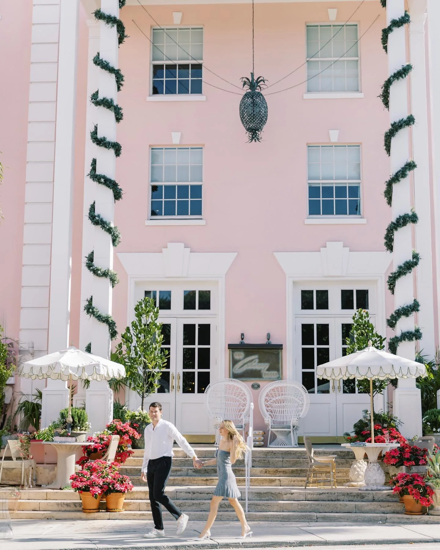 Happy wedding week to Kelley + Brian! 🤍 Heading down to Florida today to kick off the epic celebration 🌴 I can&rsquo;t wait to see all the beautiful details come together and meet my new Fort Myers vendor friends ☀️

Photo: @blissfulhazephotography