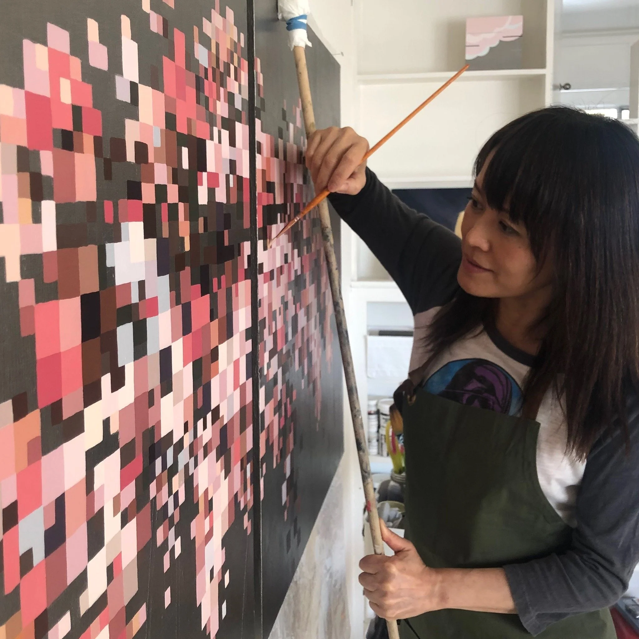 Meet Yumiko Glover! Her mail art is now available for free in MEP's Library Arts Program

Yumiko is known for her vibrant use of abstract forms and exploration of Japanese history, technology, and contemporary culture, inviting viewers into a cross-c