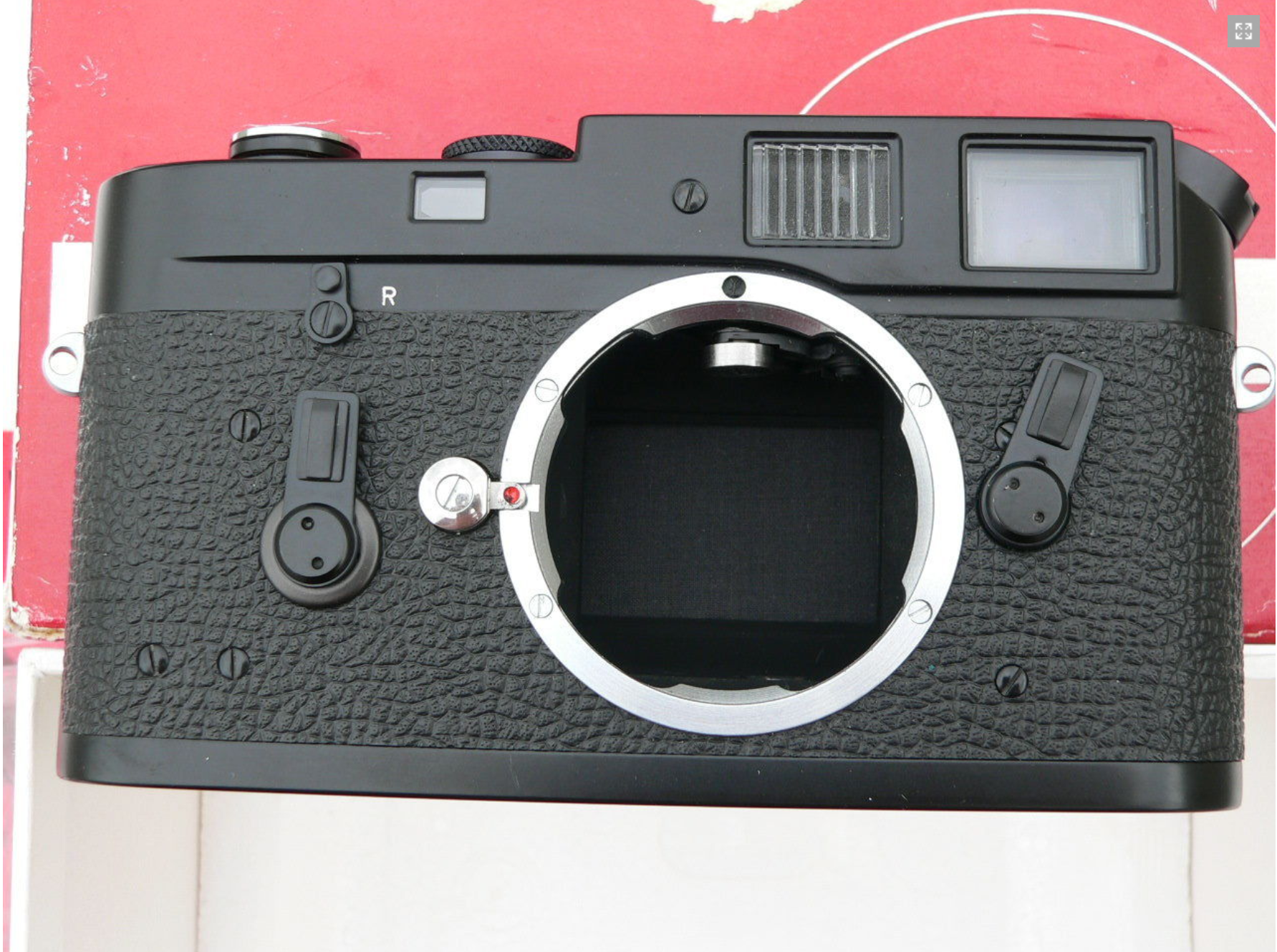 Leica-M4-black-300x300.PNG