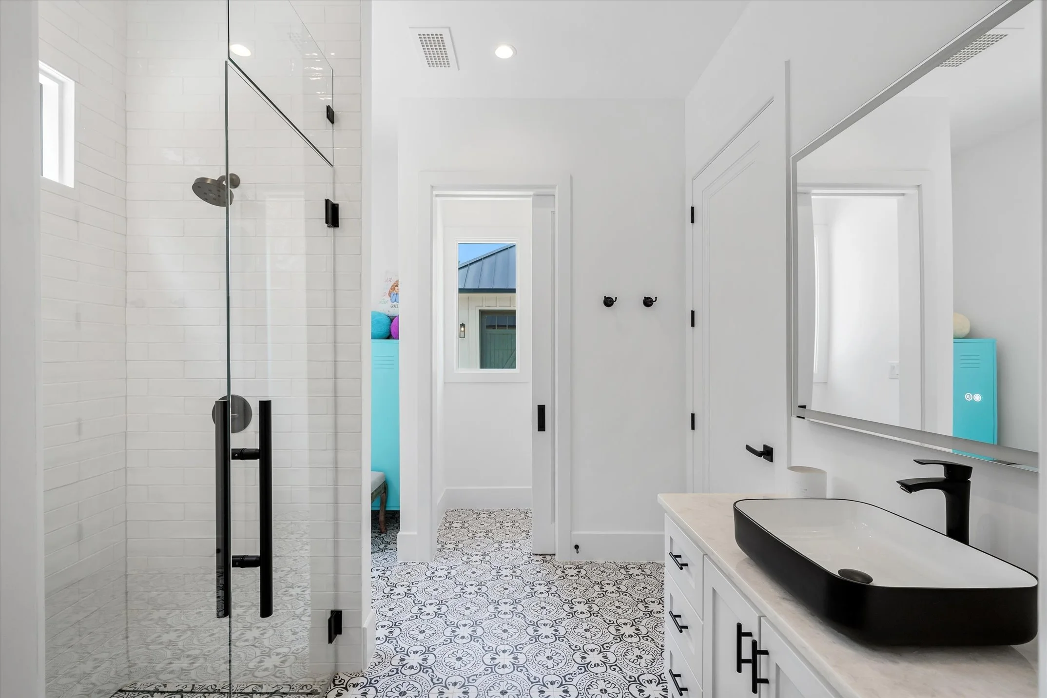 138-12365 FM 859 Edgewood guest house-14.jpg