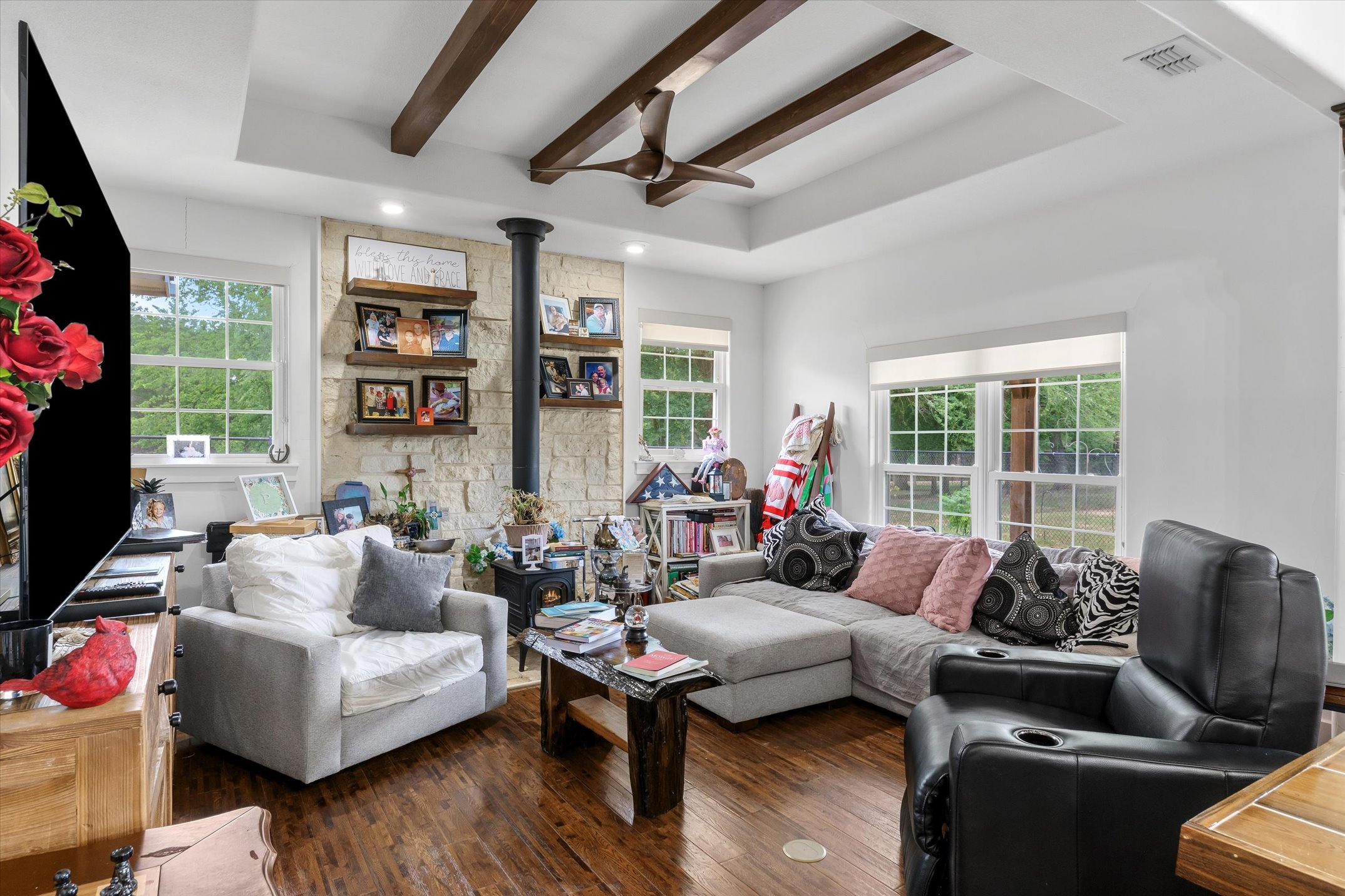 023-12365 FM 859 Edgewood guest house-3.jpg