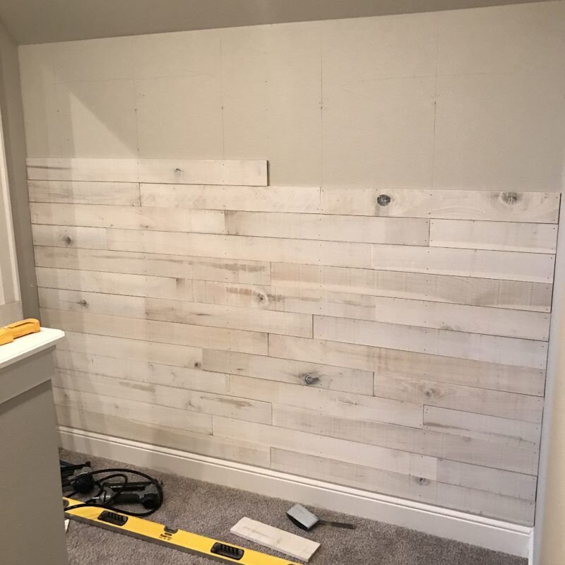 how to create an accent wall using white washed boards.jpeg